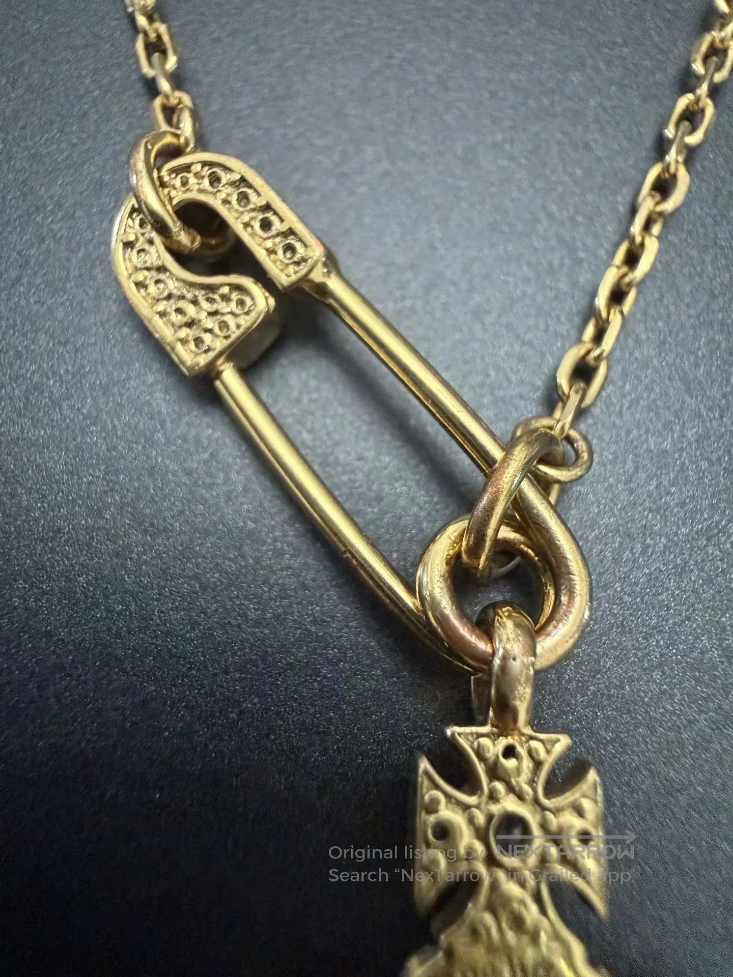 Vivienne Westwood Vivienne Westwood Saturn Brooch Necklace. Size ONE SIZE - 5 Thumbnail