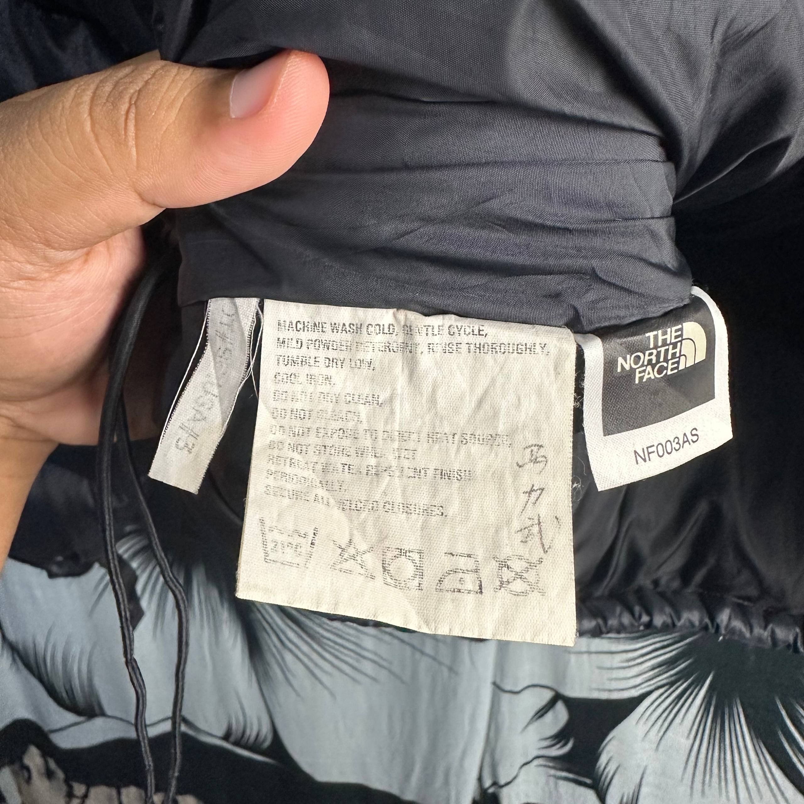 The North Face Vintage The North Face Retro Nupste Jacket Size US L / EU 52-54 / 3 - 15 Thumbnail