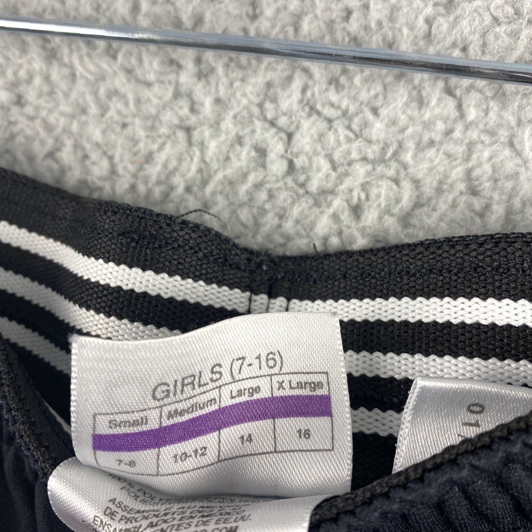 Adidas Adidas Women's Pacer 3 Stripe XL (16) Polyester Gym Shorts Black 42-36 - NO STRINGS Size 40" / US 18 - 5 Thumbnail
