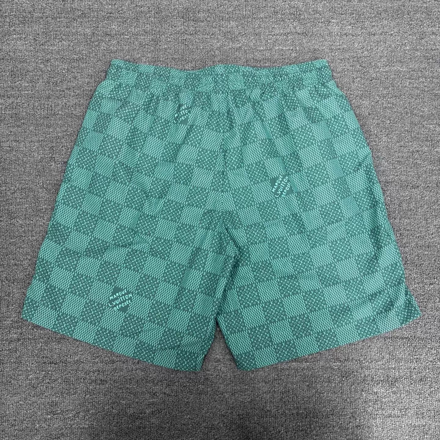 Louis Vuitton lv green checkerboard short S NWT Size 26" / US 2 / IT 38 - 2 Thumbnail
