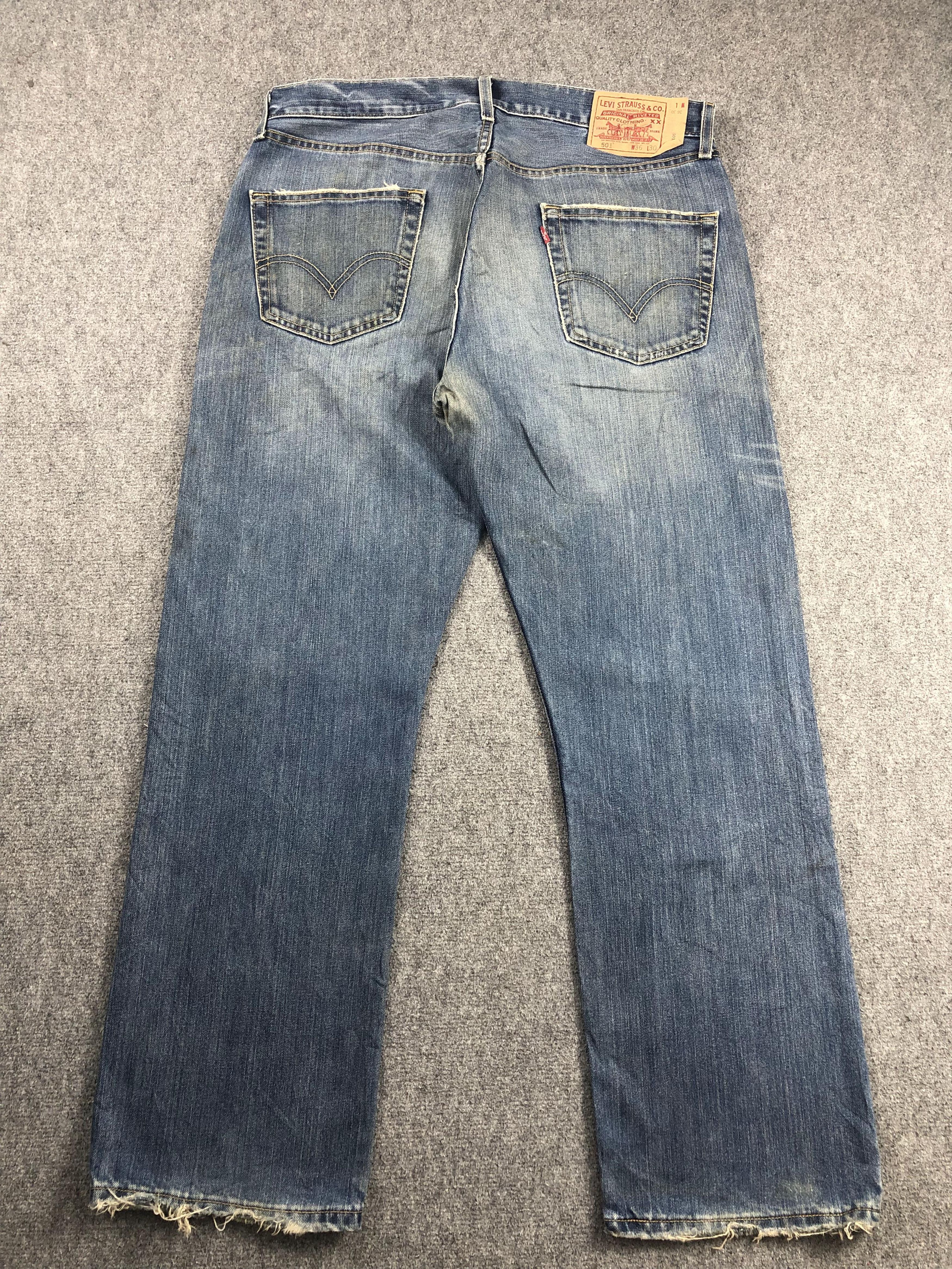 Vintage 90s Levis 501 Faded Blue Jeans DP2221