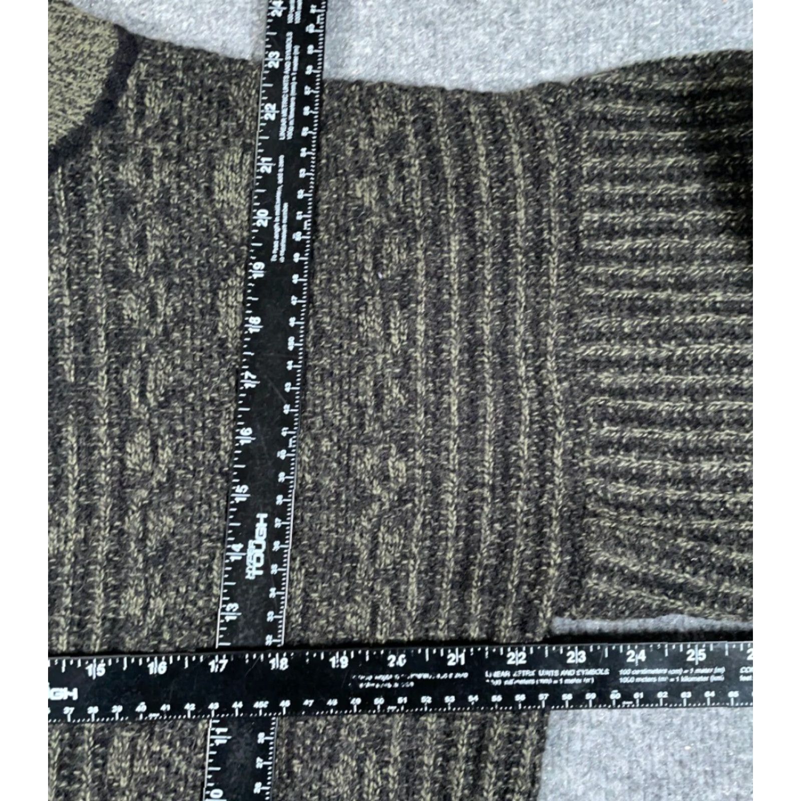 Vintage VINTAGE Dad Ribbed Geometric Pattern V-Neck Sweater Adult Large Gray Wool Italy Made Size US L / EU 52-54 / 3 - 4 Thumbnail