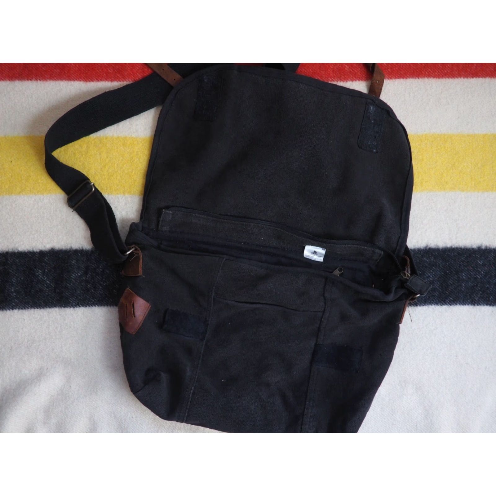 Rothco Rothco Shoulder Bag Canvas Leather Messenger Black Casual Medium Unisex Adults Nerd Pattern Solid Adjustable Strap 90s Bloodbourne Playstation Size ONE SIZE - 5 Thumbnail