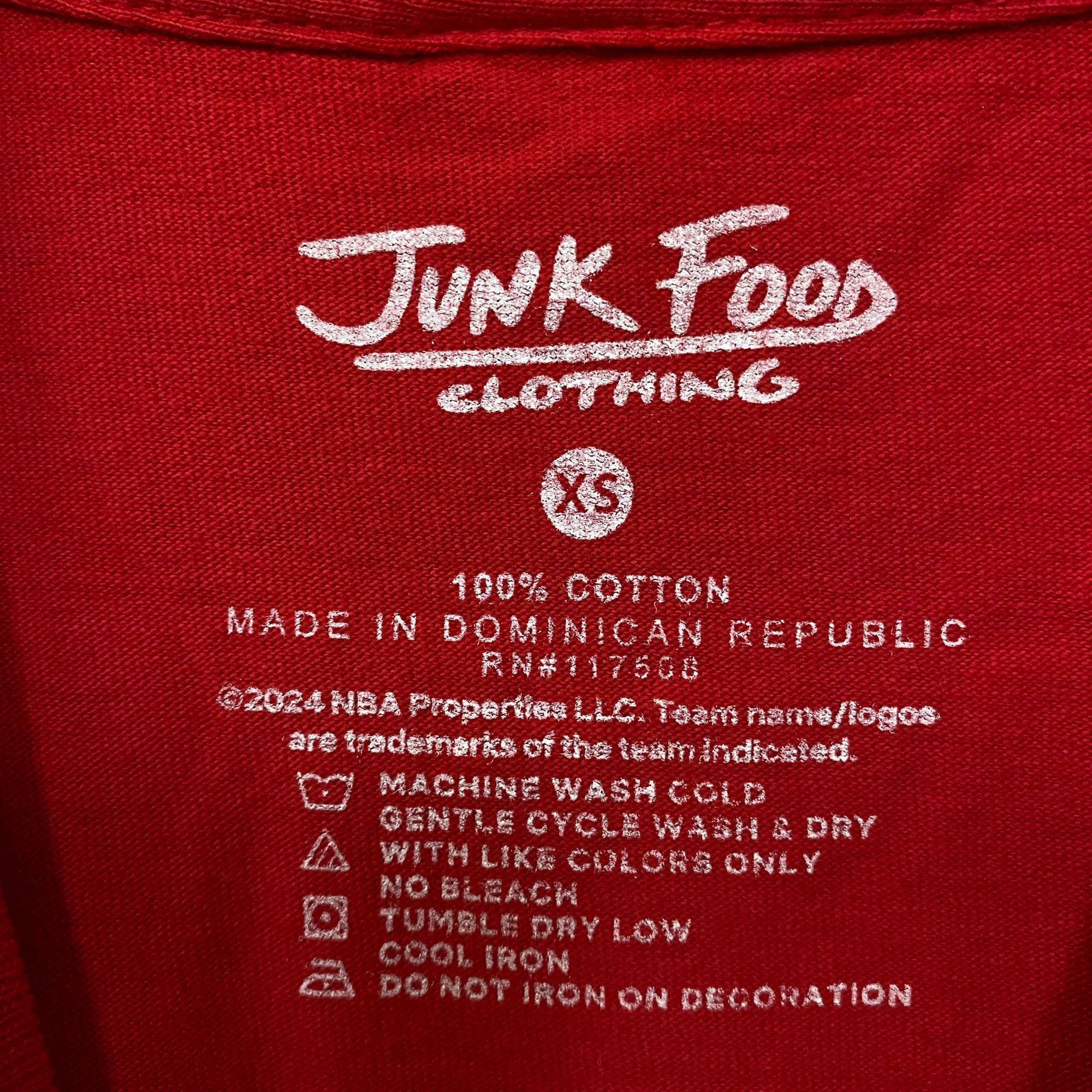 Junk Food Junk Food Clothing NBA Chicago Bulls Crest Vintage Style Tee Size US XS / EU 42 / 0 - 4 Thumbnail