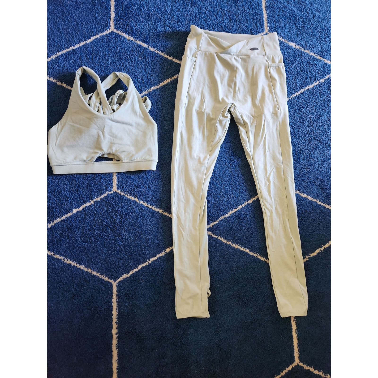 Gymshark GymShark Women's Workout 2 Piece Set- Xs/Sm Size 26" / US 2 / IT 38 - 1 Thumbnail