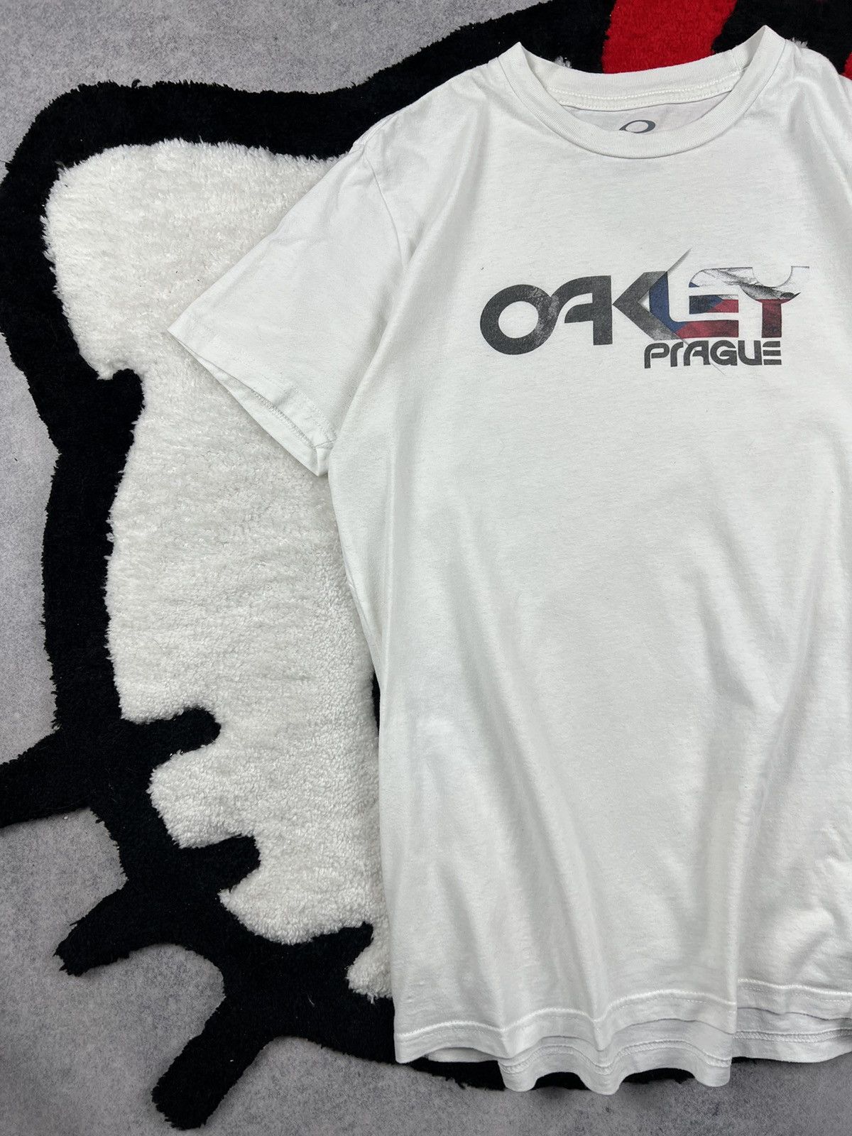 Oakley Y2K Crazy Oakley Prague Centr Logo Tee Shirt Size US M / EU 48-50 / 2 - 2 Thumbnail