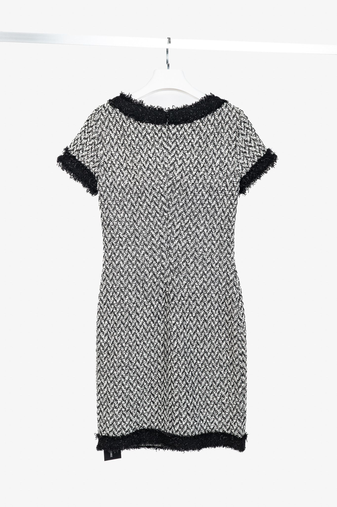 St. John St. John White & Black Chevron-Tweed Short-Sleeve Dress Size M / US 6-8 / IT 42-44 - 2 Thumbnail