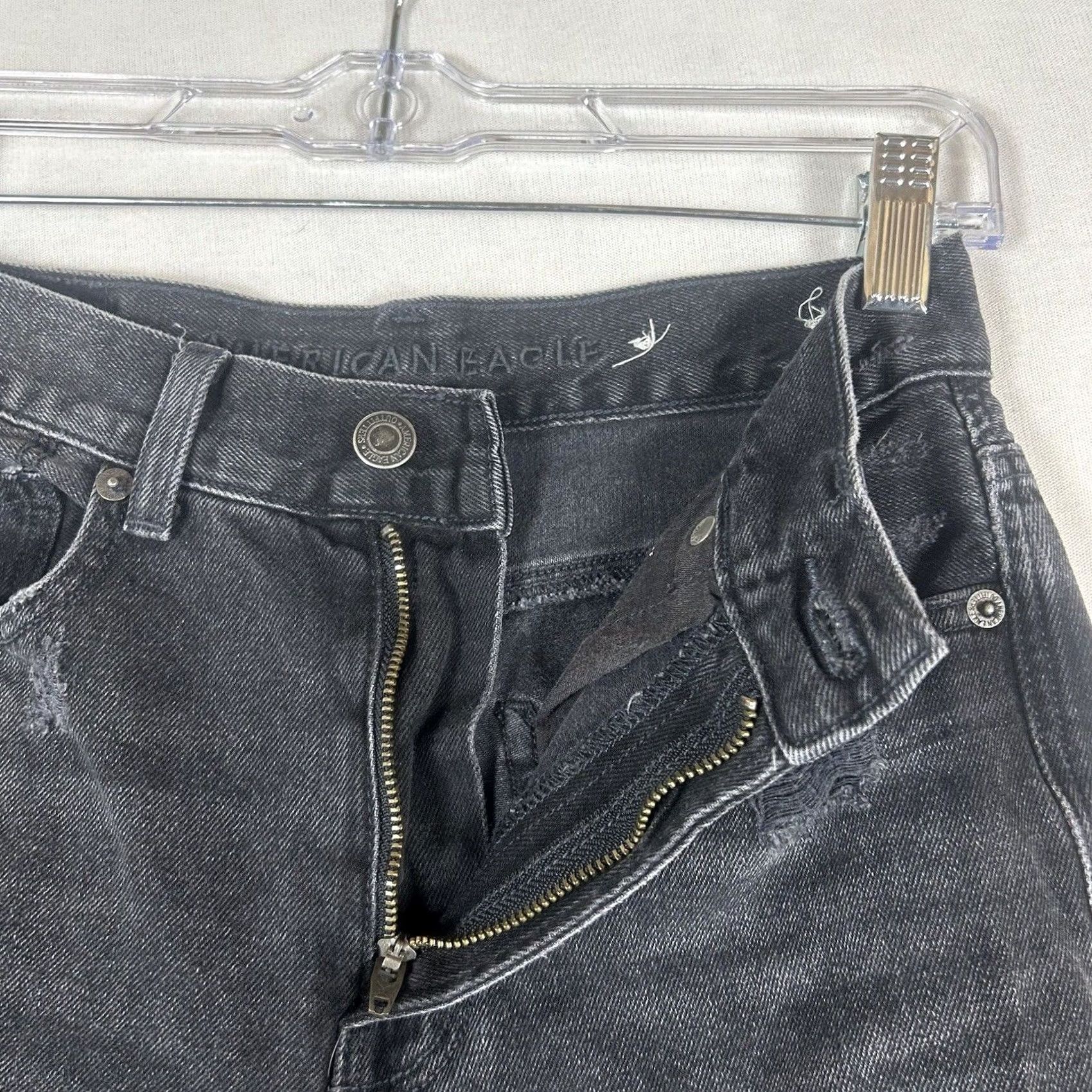 American Eagle Outfitters American Eagle Outfitters Mom Jeans Black Size 0 Mid Rise Denim Pants Women Regular C Size 25" / US 0 / IT 36 - 2 Thumbnail