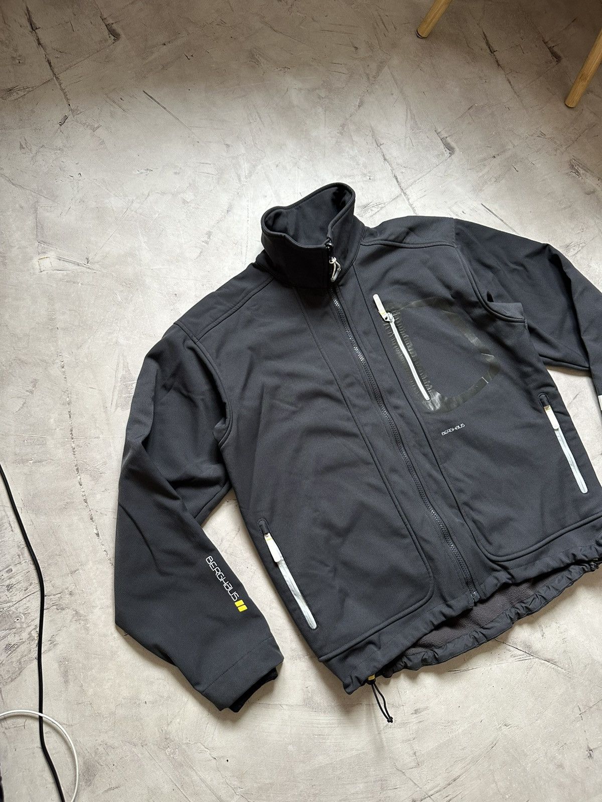 Berghaus Berghaus heavy softshell mens L fits M-L great gorpcore jckt Size US L / EU 52-54 / 3 - 6 Thumbnail