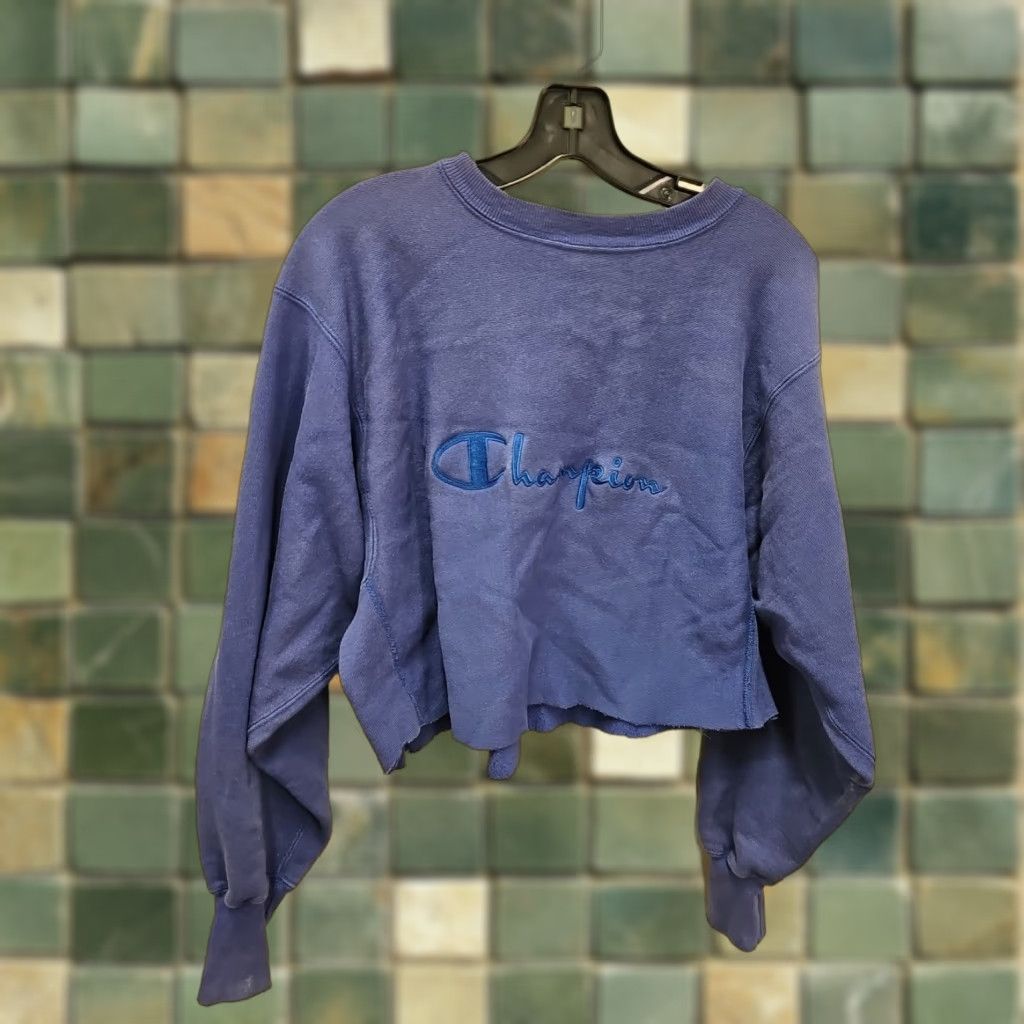 Champion VINTAGE Champion Sweatshirt Shirt Long Sleeve L Cropped Blue 90s Distressed Faded Reverse Weave Spell Out Womens/Mens Size US L / EU 52-54 / 3 - 1 Thumbnail