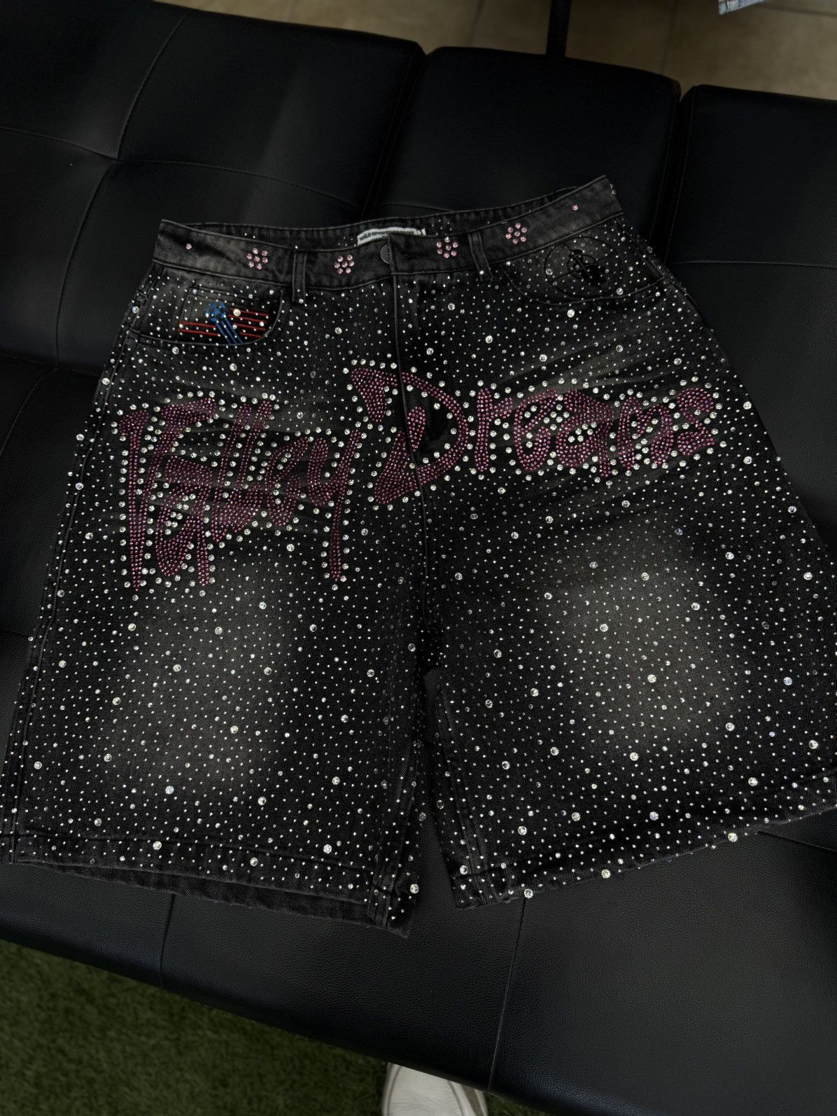 Vale Vale Valley Dreams Rhinestone Shorts Size 32 Size US 32 / EU 48 - 1 Thumbnail