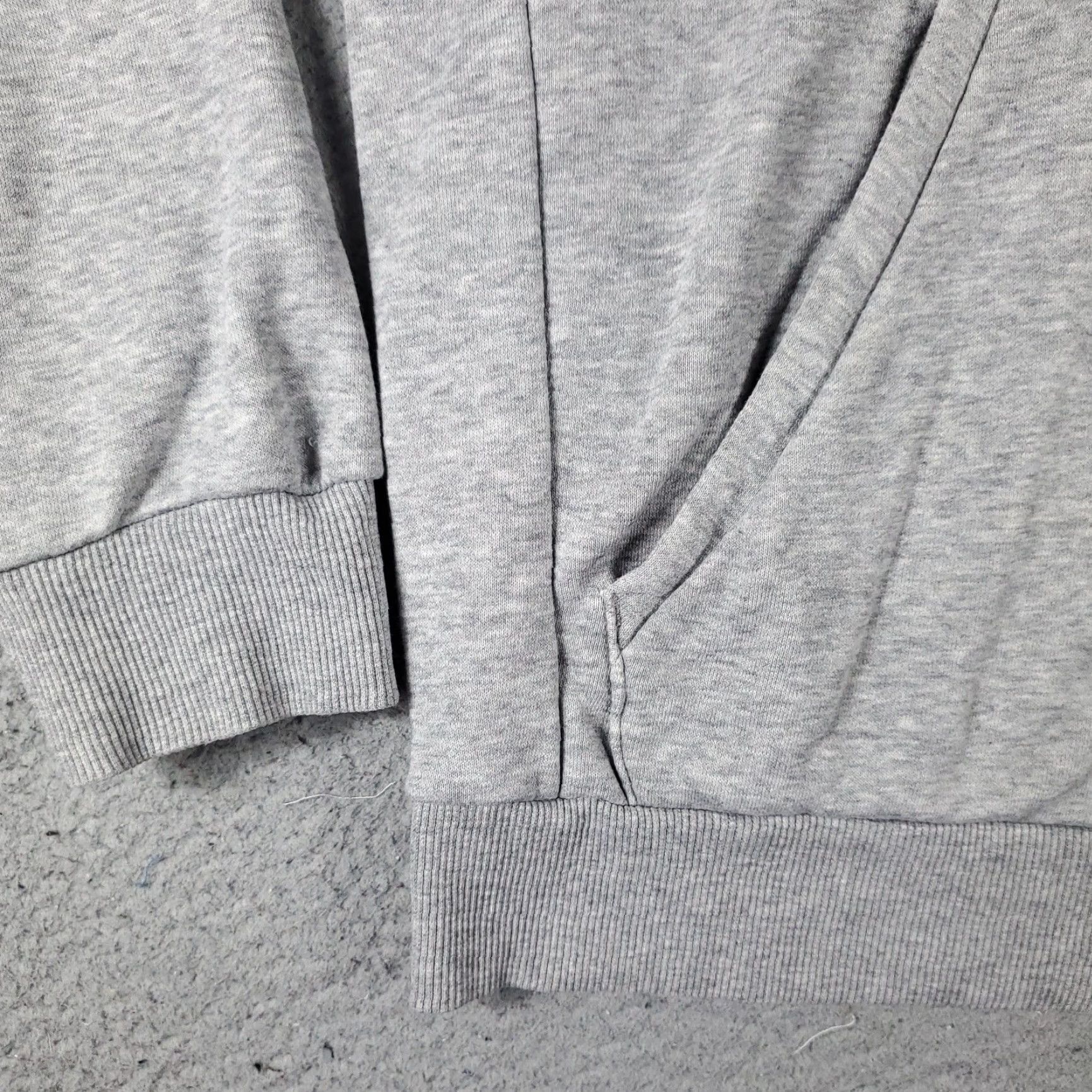 Adidas Adidas Hoodie Mens Medium Gray Casual Pullover Sweatshirt Size US M / EU 48-50 / 2 - 4 Thumbnail