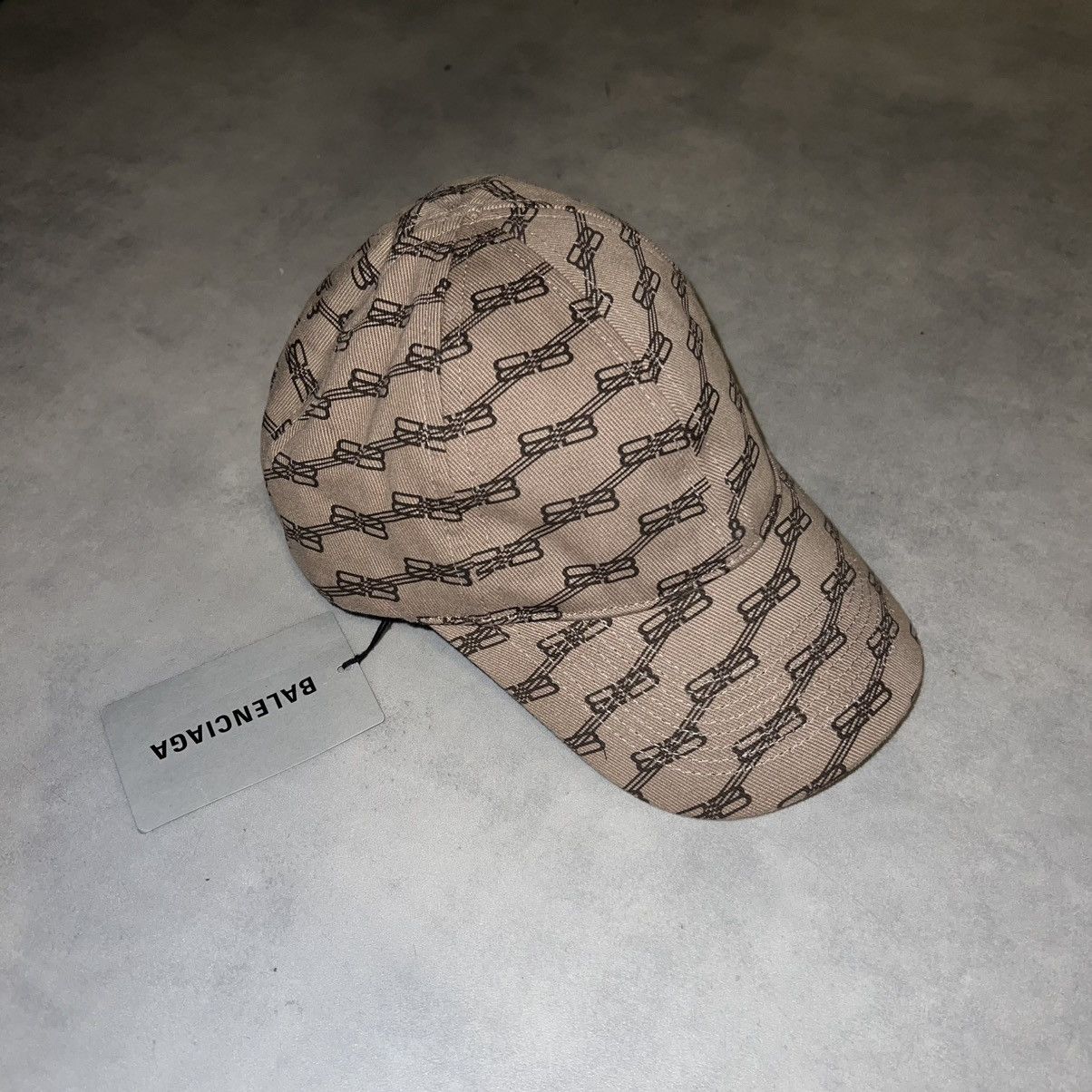 Balenciaga Balenciaga Monogram Cap Size ONE SIZE - 1 Thumbnail