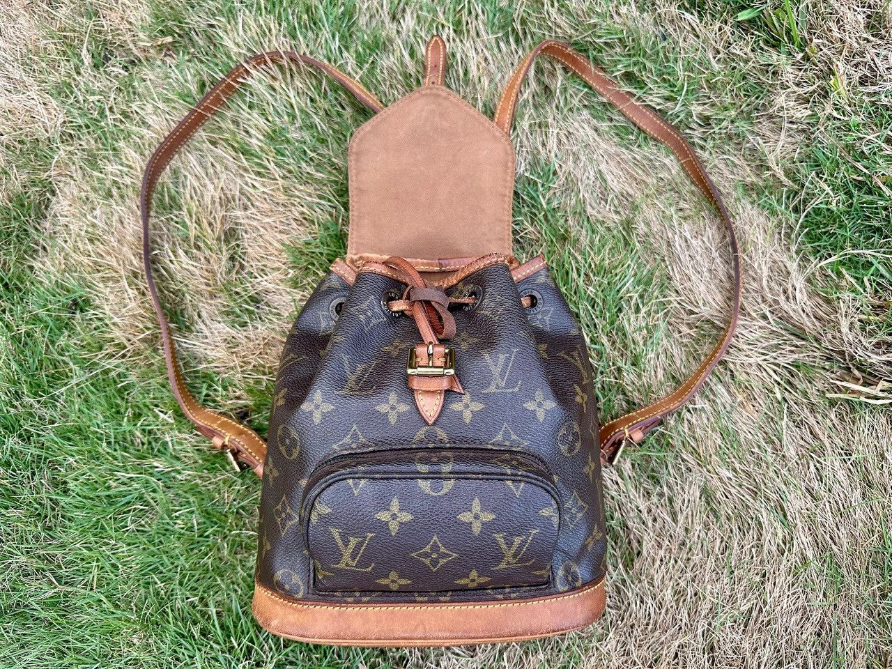 Louis Vuitton Authentic Louis Vuitton Monogram Canvas Montsouris Mini Bag Size ONE SIZE - 9 Thumbnail