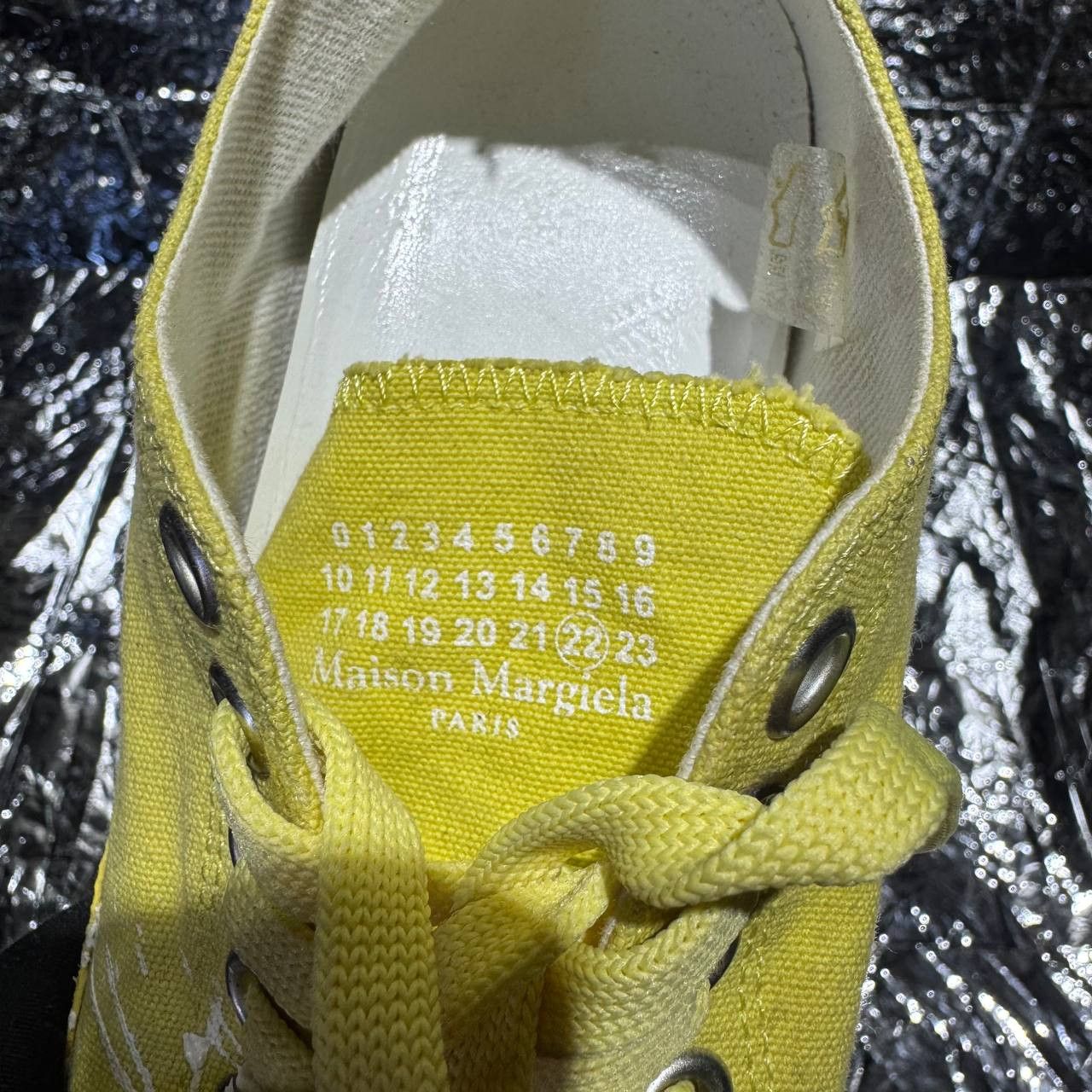 Maison Margiela Maison Margiela paint splatter Tabi canvas sneakers Size US 5 / IT 35 - 12 Thumbnail