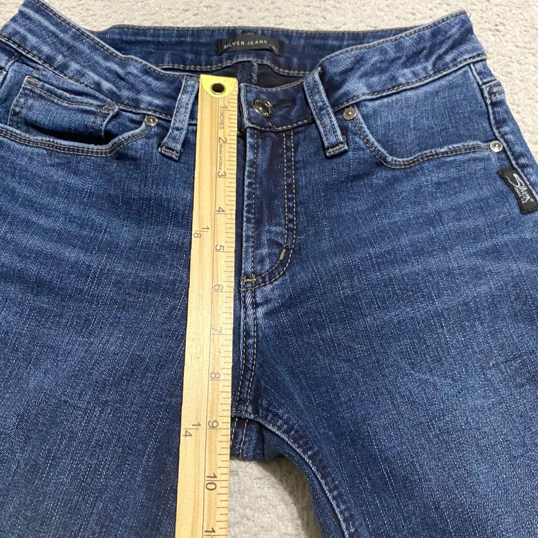 Silver Jeans Co. Silver Jeans Womens Jeans Skinny Low Rise Dark Wash Blue Denim 28 Suki 5-Pocket Womens Size 42" / US 20 - 4 Thumbnail