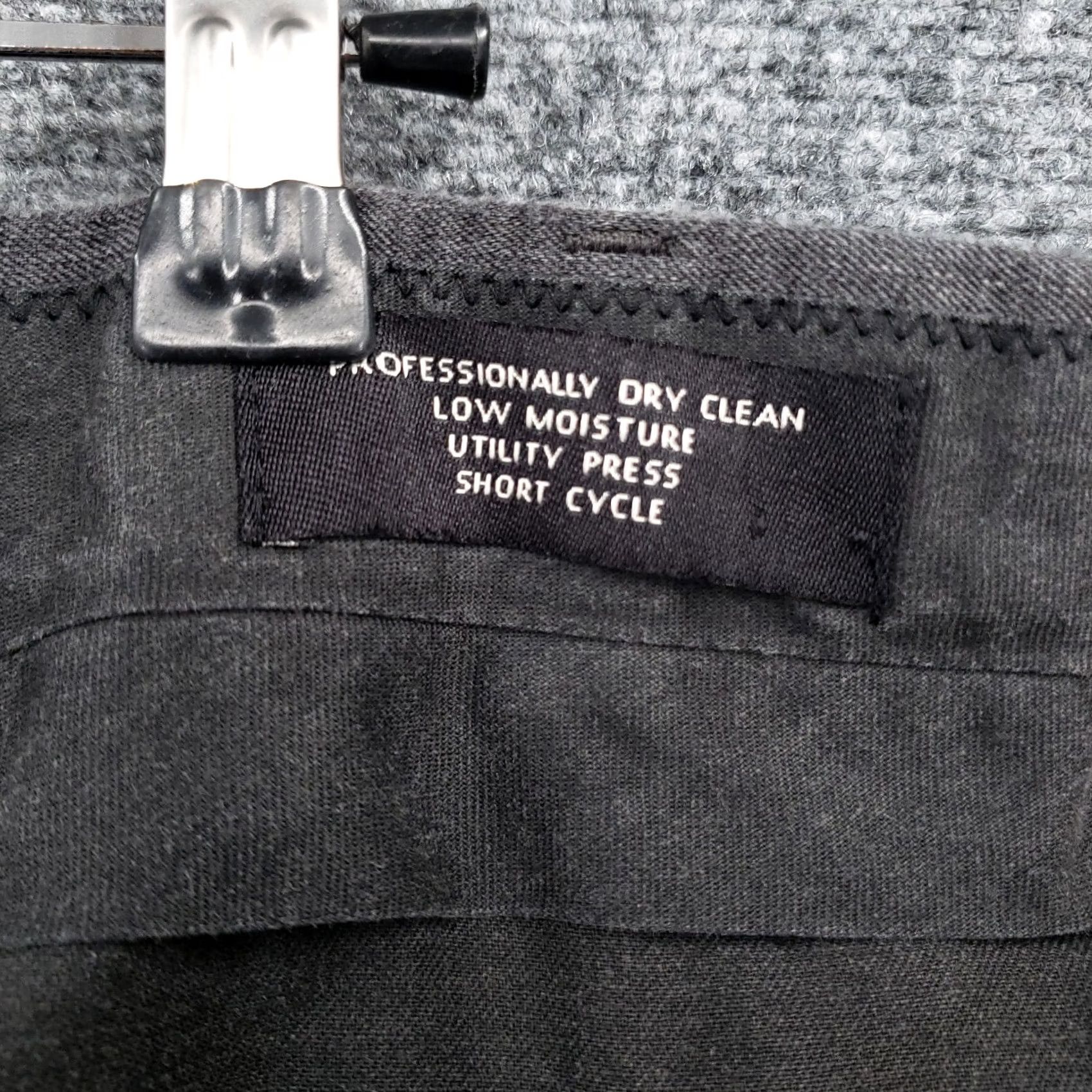 Jos. A. Bank Jos A Bank Dress Pants Mens 40 Wool Pleated Gray Straight Mid-Rise Long Size US 40 / EU 56 - 5 Thumbnail