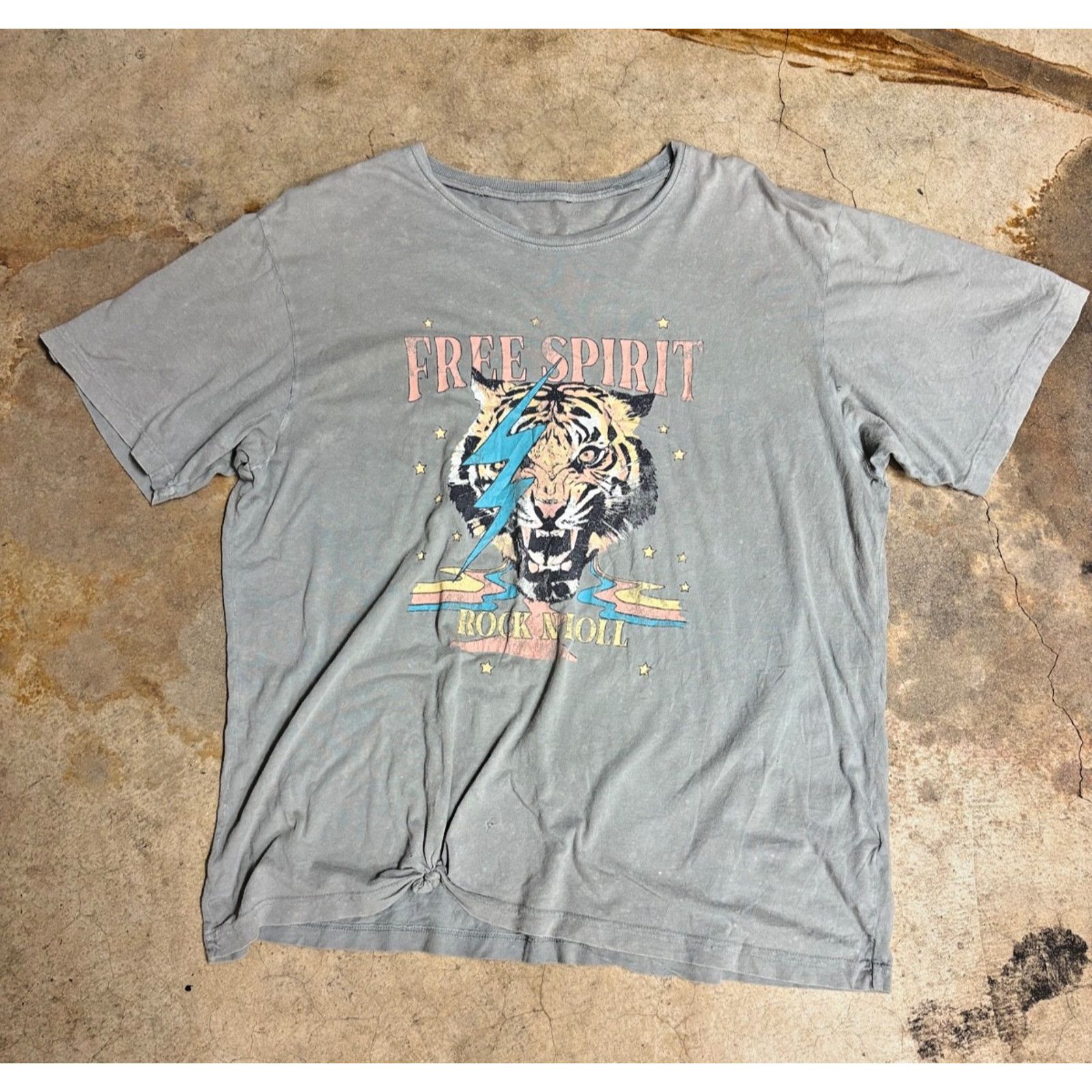Vintage Vintage x Retro Women's Free Spirit Tiger Graphic T-Shirt Size M / US 6-8 / IT 42-44 - 2 Thumbnail