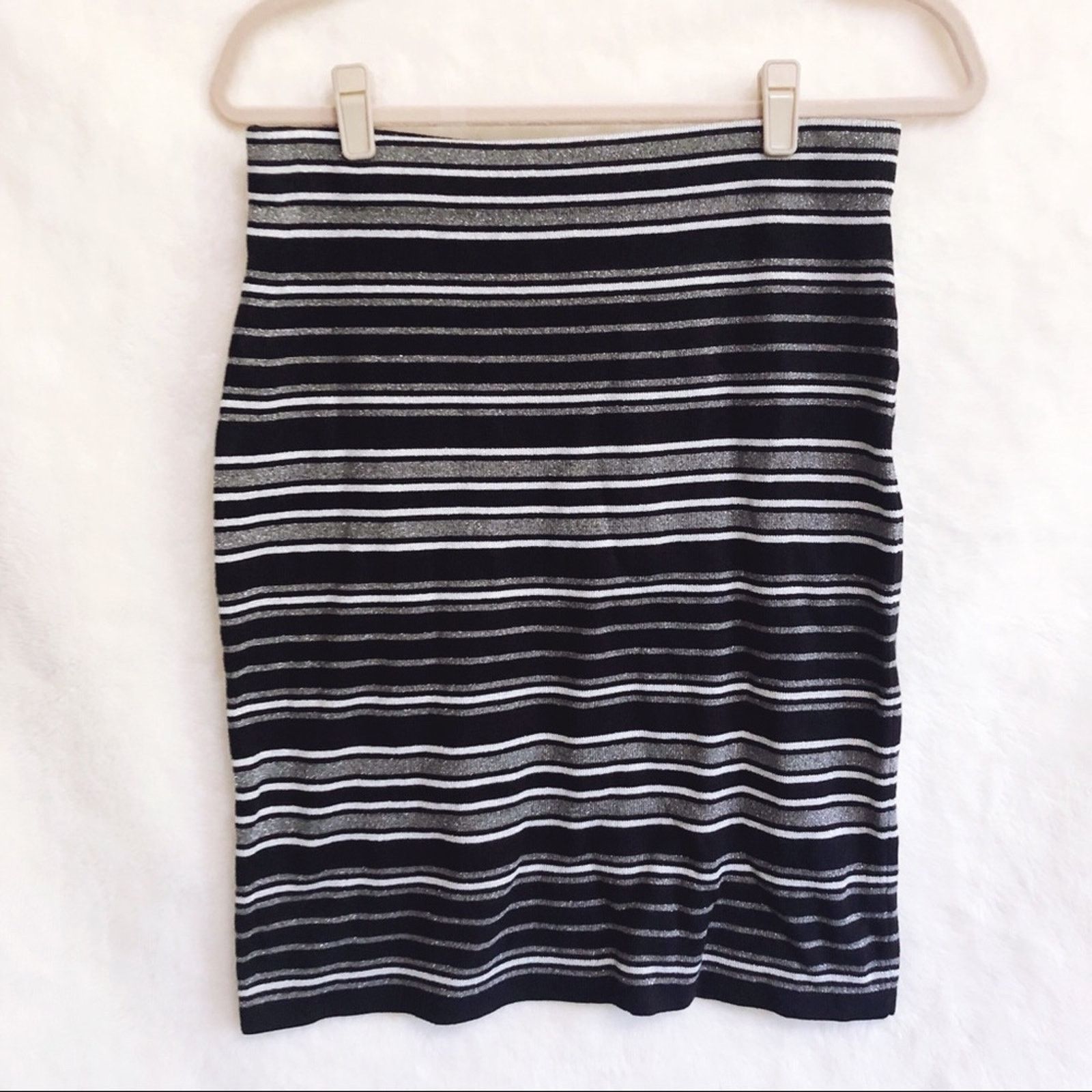 Loft LOFT Grey Striped Sweater Pencil Skirt Size 30" / US 8 / IT 44 - 1 Thumbnail