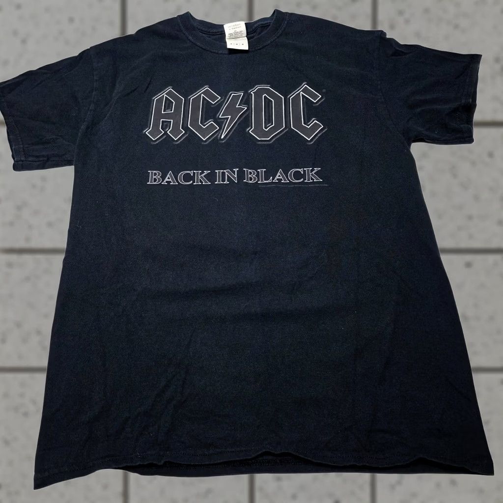 Gildan AC/DC Back In Black T-Shirt Men M 2009 Rockband Logo Short Sleeve Crew Neck Black Gildan 100% Cotton Size US M / EU 48-50 / 2 - 1 Thumbnail