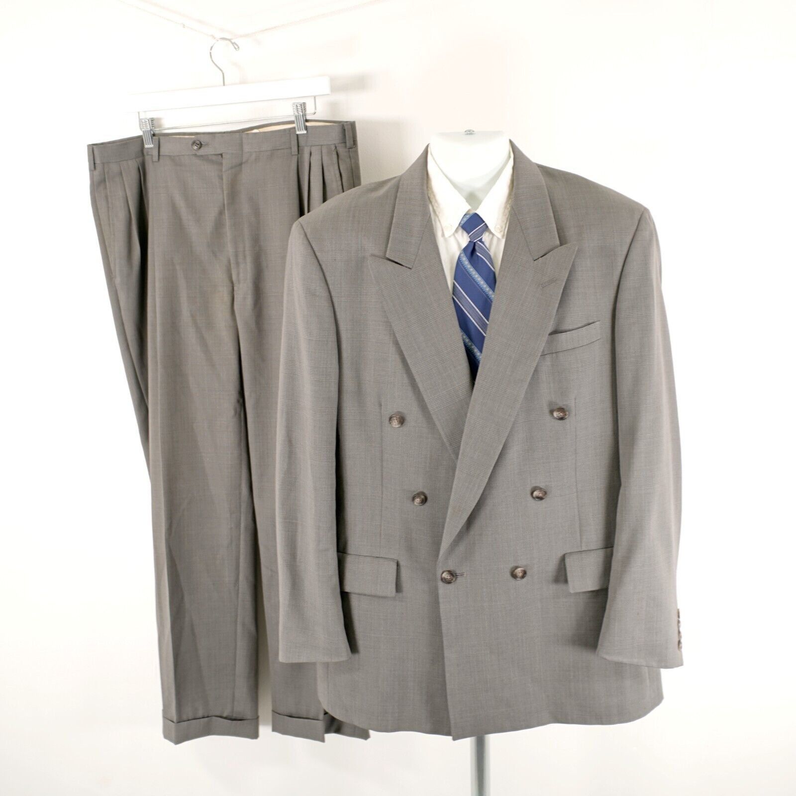 Austin Reed Austin Reed Wool Gray Plaid Double Breasted 2 Piece Suit 42L Size 42L - 1 Thumbnail