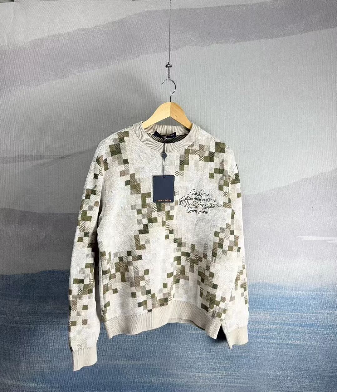 Louis Vuitton louis vuitton camouflage embroidered sweater Size US M / EU 48-50 / 2 - 1 Thumbnail