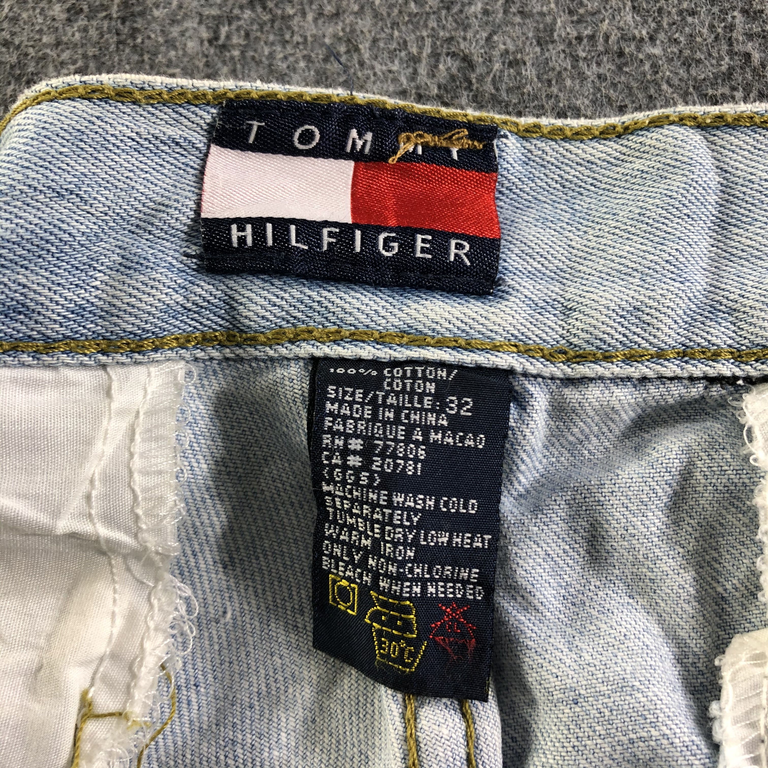 Tommy Hilfiger × Vintage Vintage Light Wash Tommy Hilfiger Jeans-J3914 Size US 31 - 9 Thumbnail