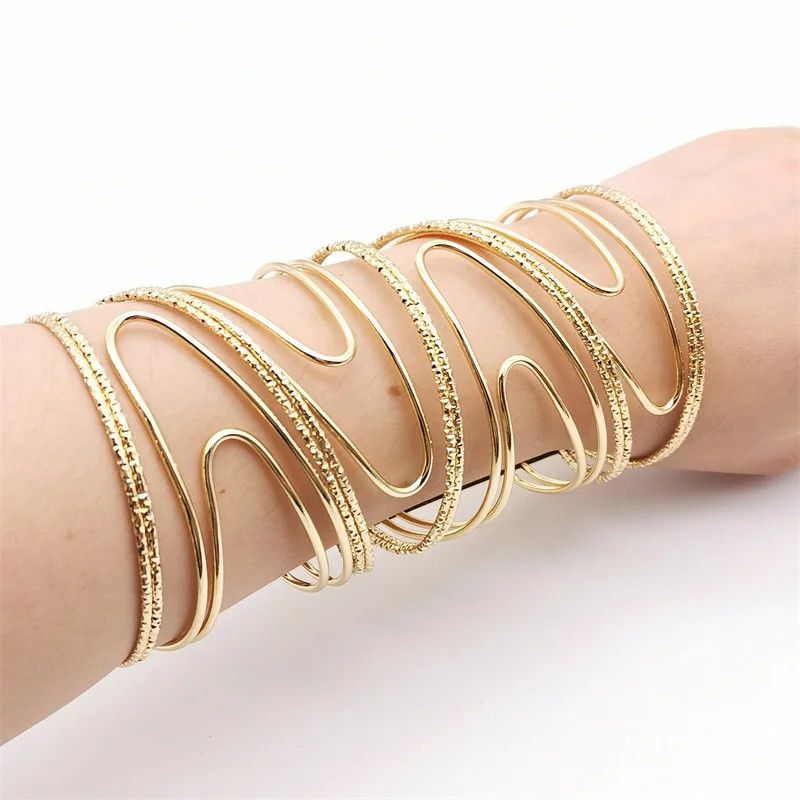 Other Gold Color Hollow Bracelets Size ONE SIZE - 1 Thumbnail