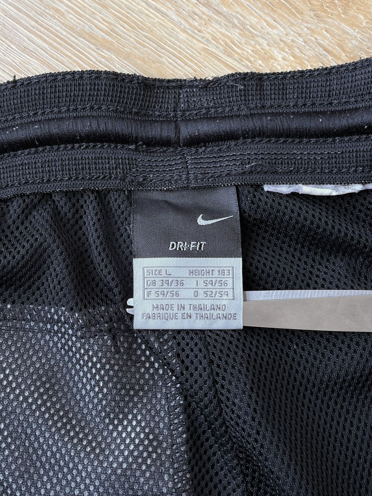 Nike Vintage Nike Swoosh Baggy Parachute Track Pants Size L Size US 34 / EU 50 - 11 Thumbnail