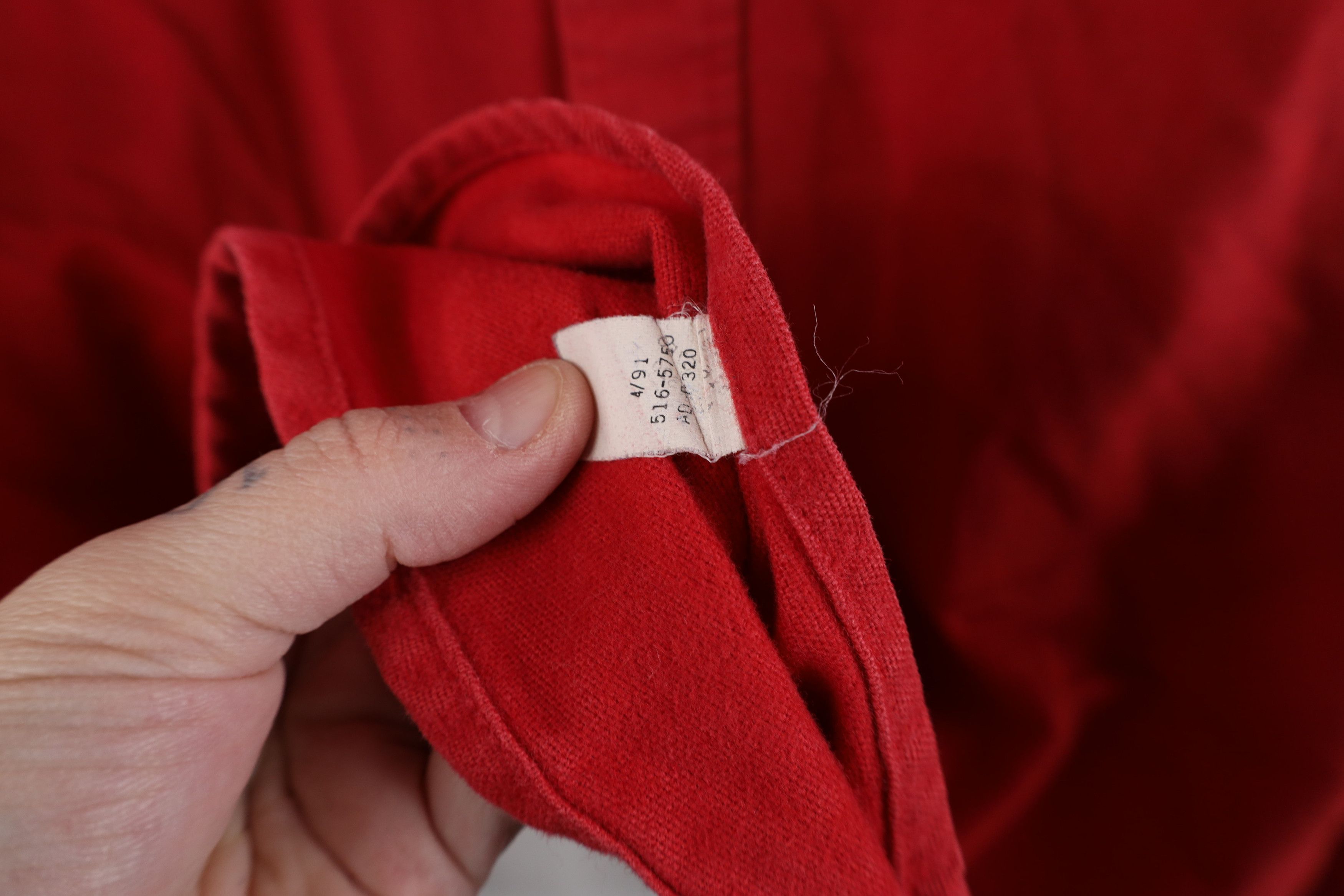 Vintage Vintage 70s Streetwear Cloth Collared Button Shirt Red Size US L / EU 52-54 / 3 - 7 Thumbnail
