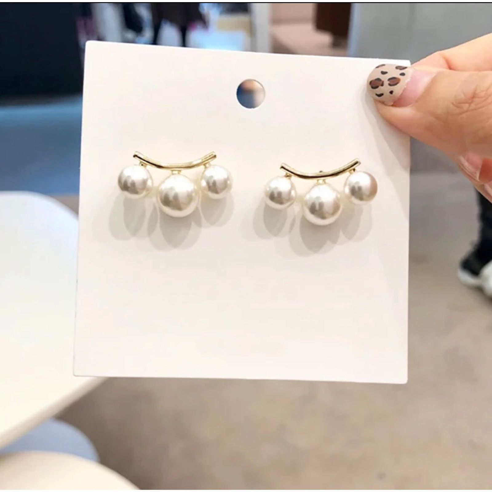 Japanese Brand Clara Triple Pearl Gold Earrings Size ONE SIZE - 6 Thumbnail
