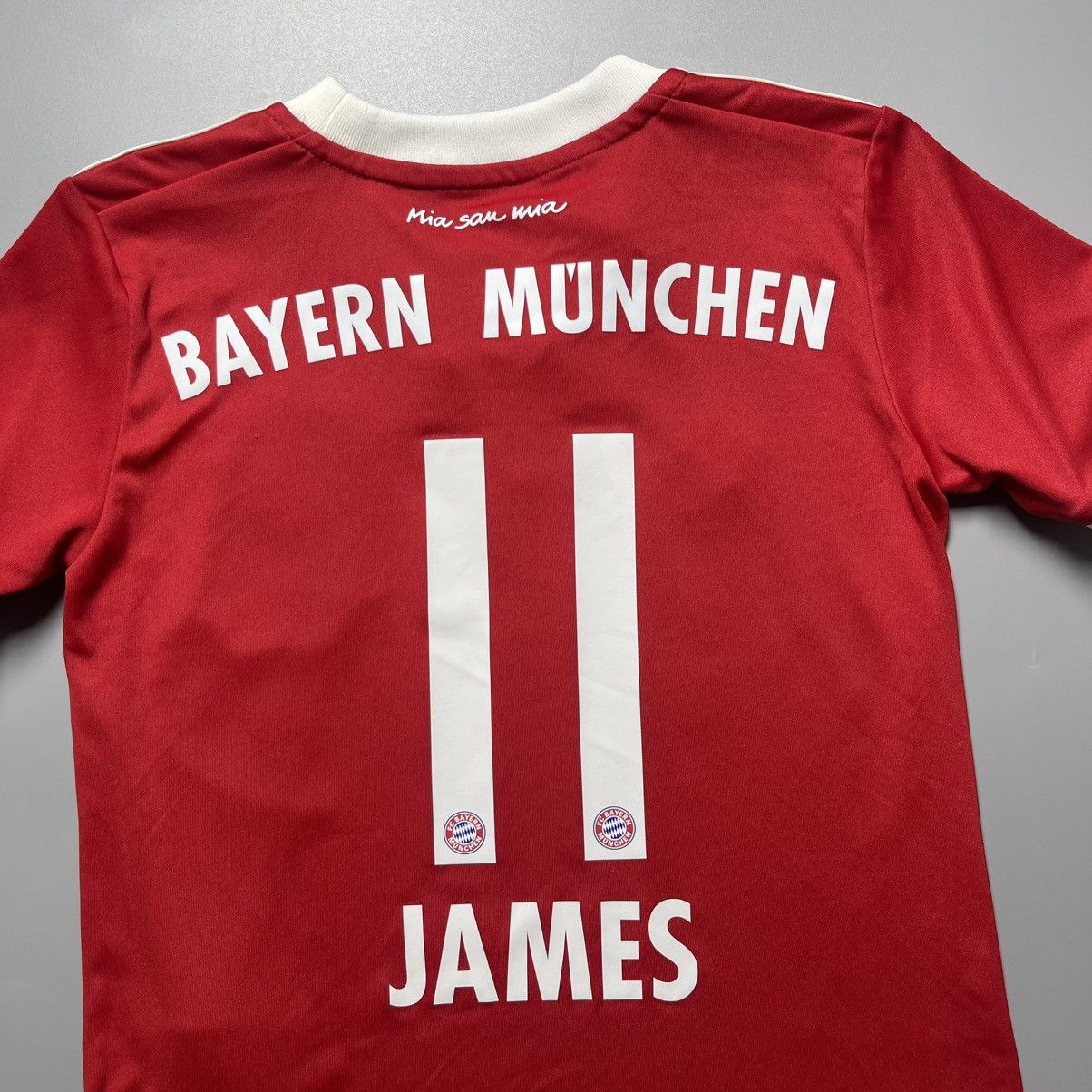 Adidas XS KIDS SIZE BAYERN ADIDAS 2017/2018 SOCCER JERSEY #11 JAMES Size US XXS / EU 40 - 6 Thumbnail