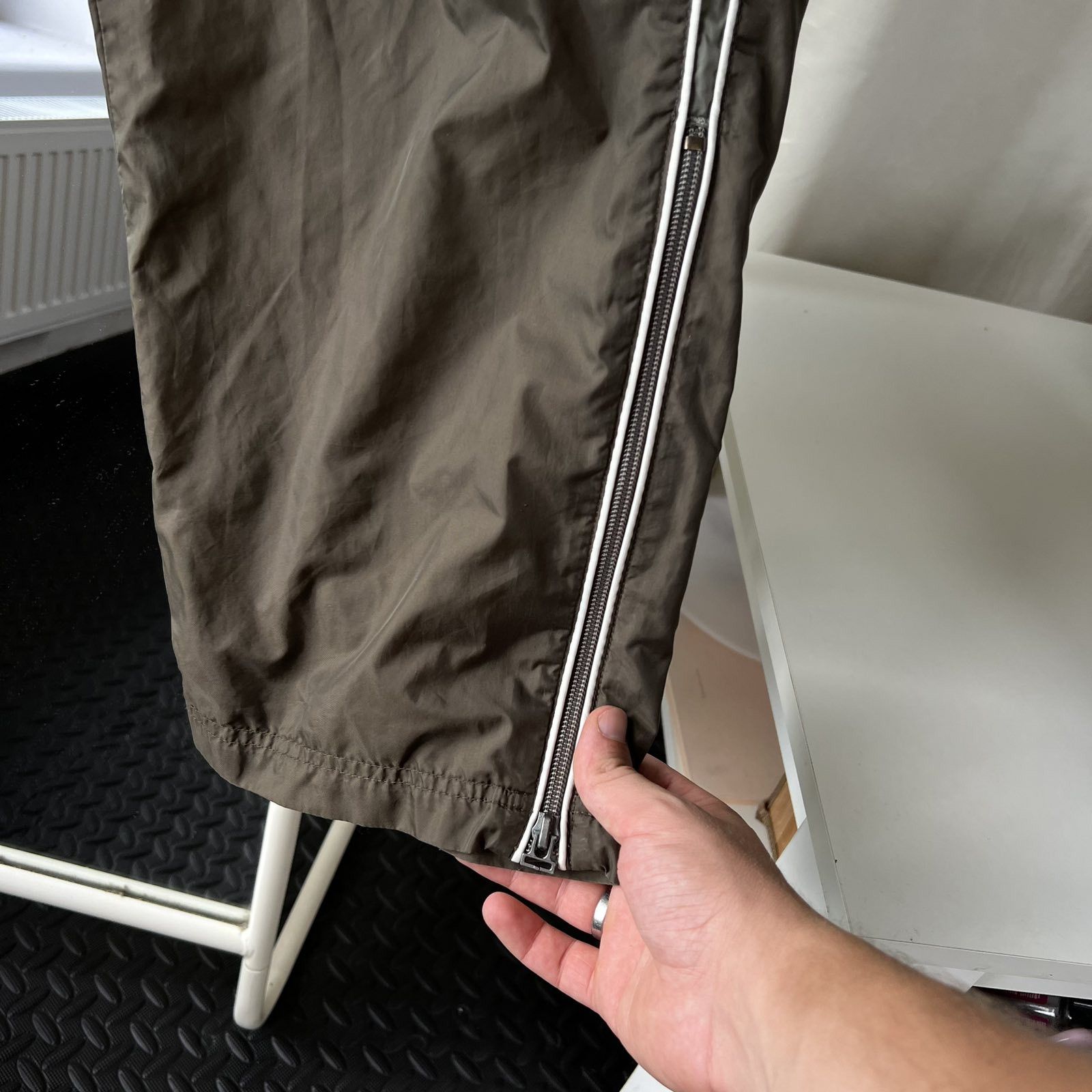 Vintage Vintage Y2K Nike Mini Swoosh Nylon Brown Trackpants Sz XL Size US 34 / EU 50 - 7 Thumbnail