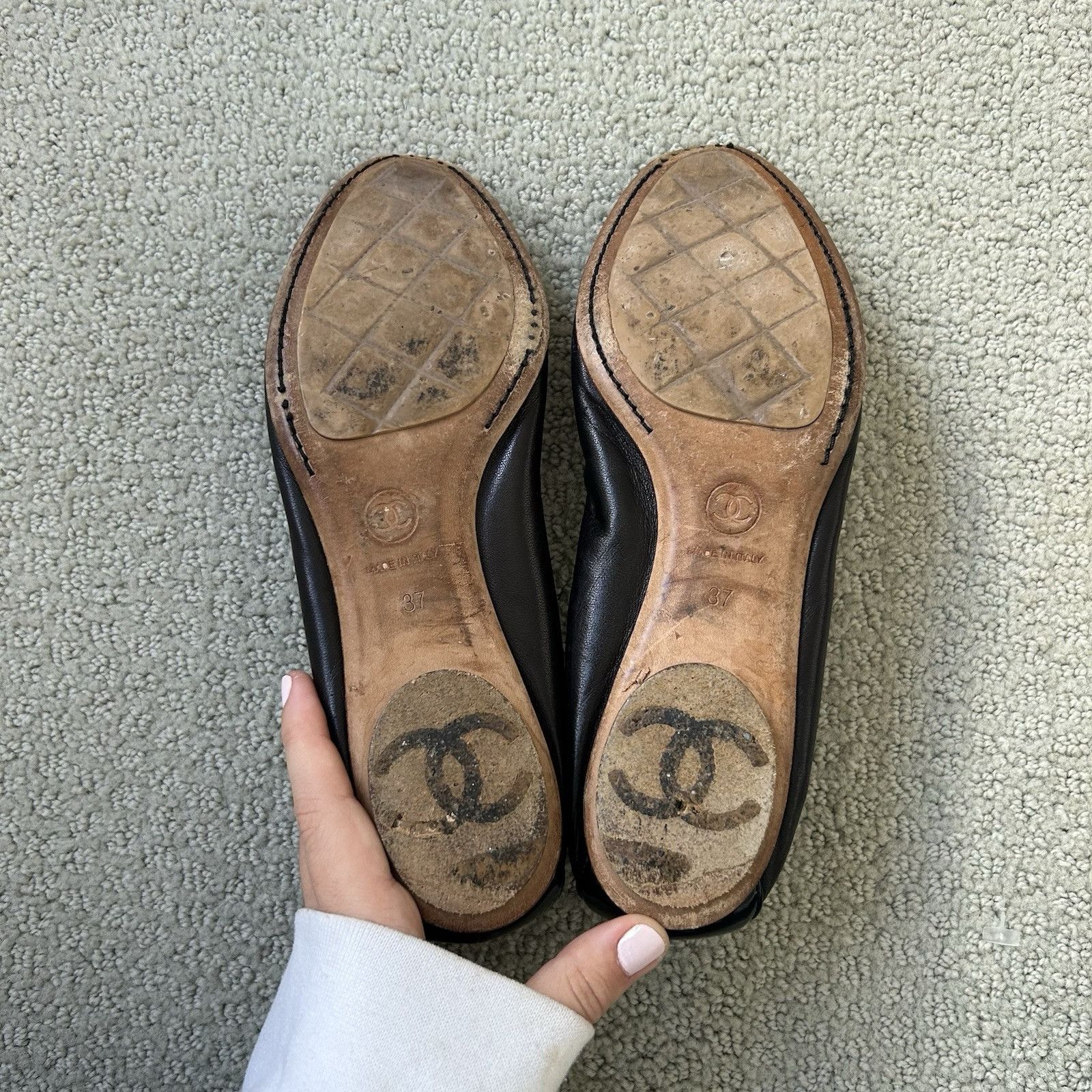 Chanel CHANEL Women’s Cap Toe Black Leather Ballet Flats Logo CC Si Size US 6.5 / IT 36.5 - 10 Thumbnail