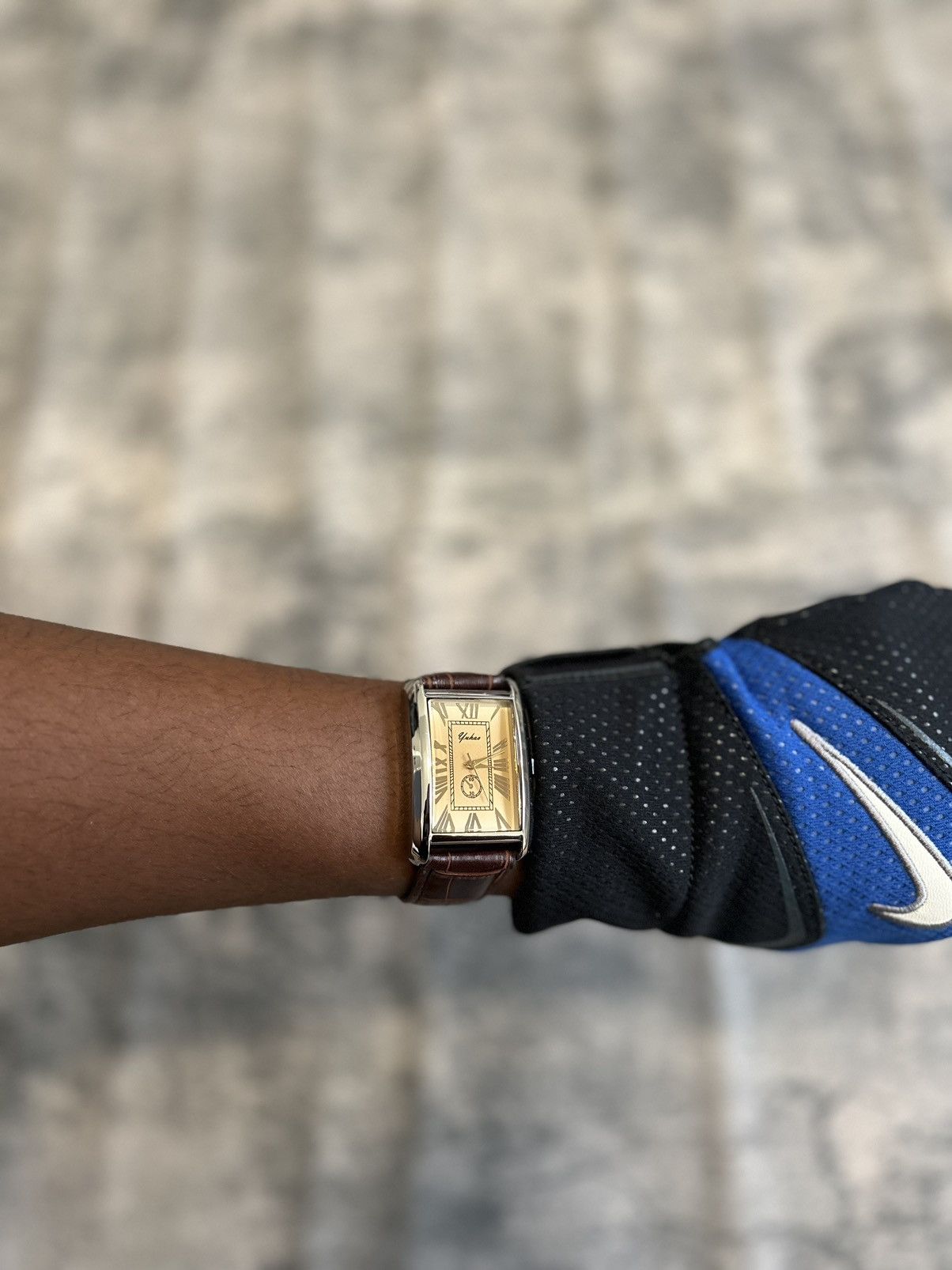 Vintage Vintage 90s vintage quiet luxury brown leather gold watch Size ONE SIZE - 5 Thumbnail