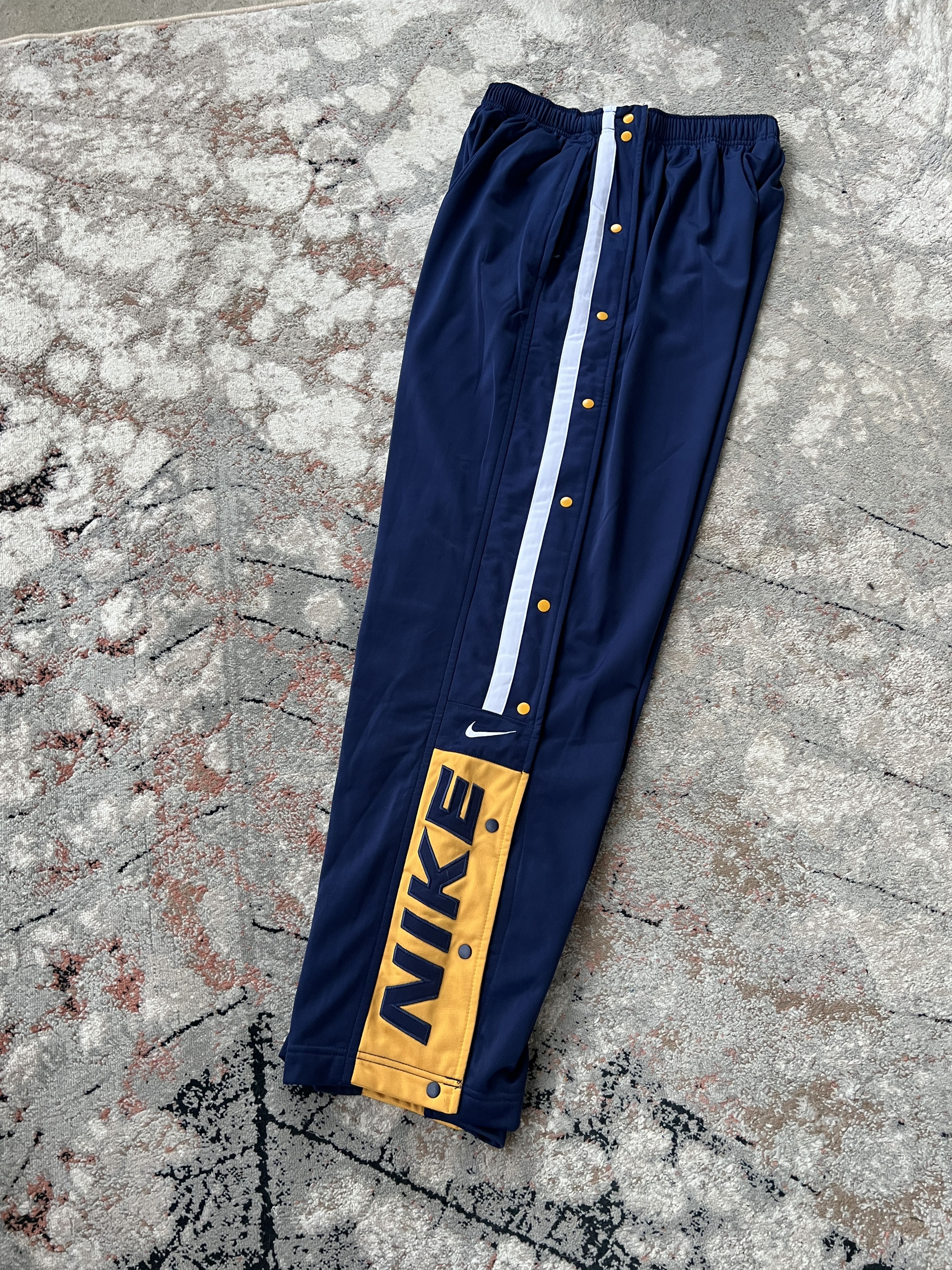 Nike Nike Vintage Sweatpants Size US 36 / EU 52 - 2 Thumbnail