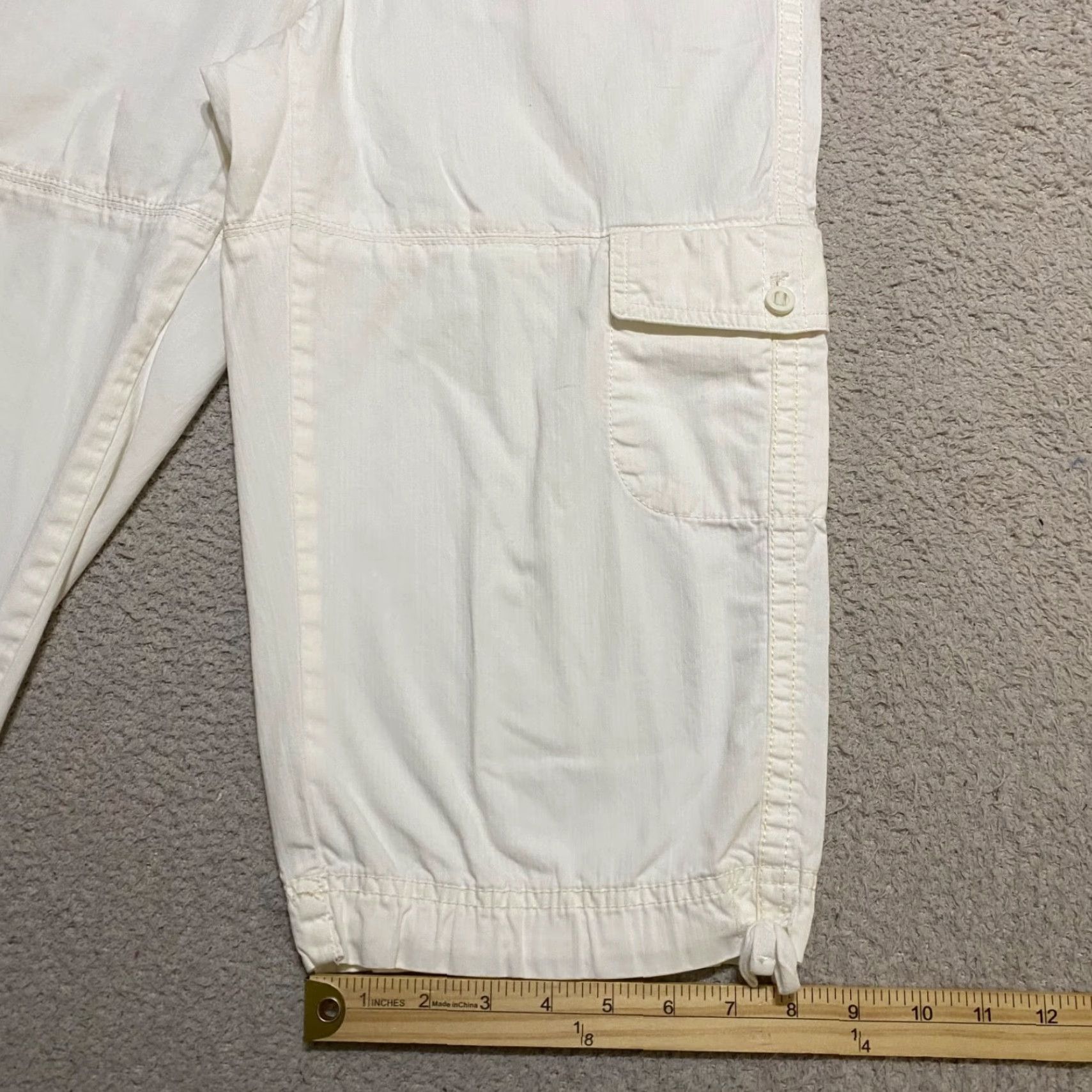 Eddie Bauer Eddie Bauer Womens Pants Capri White Mid Rise 10 Cotton Straight Pockets Zipper Button Casual Travel Modern Vintage: No Nat ure Theme Size 32" / US 10 / IT 46 - 4 Thumbnail