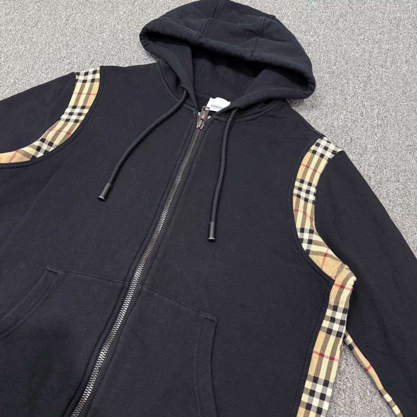 Other Burberry Check Colorblocked Zip Jacket M Size M / US 6-8 / IT 42-44 - 3 Thumbnail