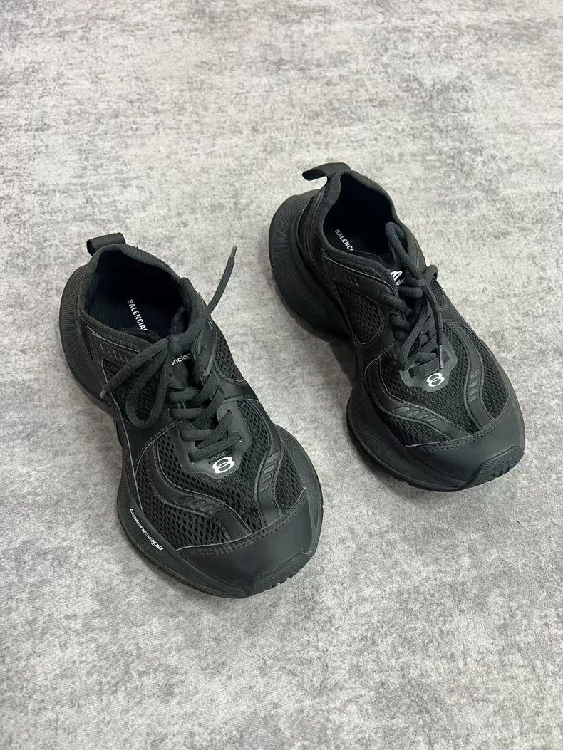 Balenciaga size 36 Circuit Sneakers Black Sneakers shoes 25