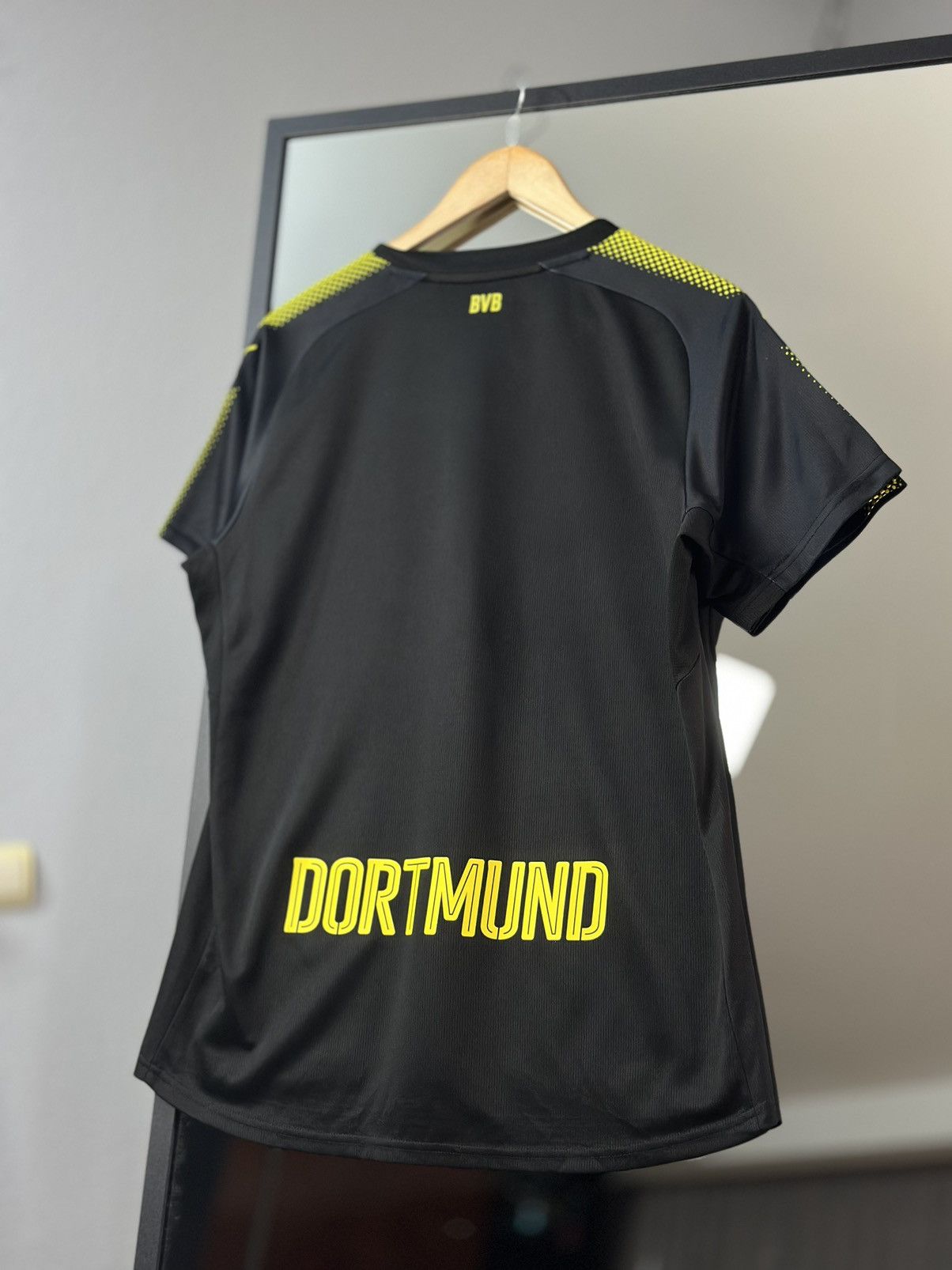 Puma Borussia Dortmund 2017/18 Puma football shirt Jersey soccer Size US XL / EU 56 / 4 - 13 Thumbnail