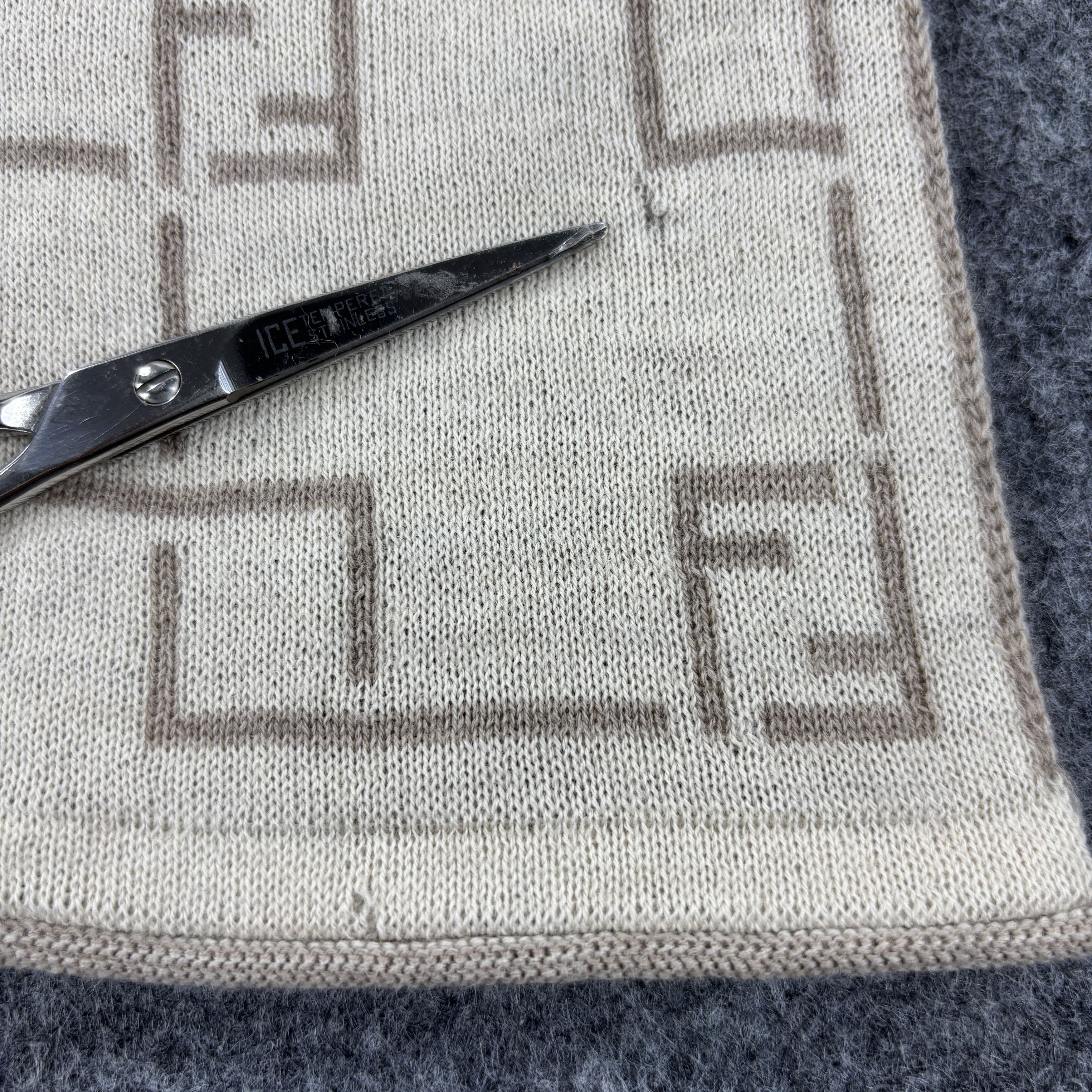 Fendi × Vintage GF10712 Fendi Scarf Neck Wear Muffler Nova Check Size ONE SIZE - 11 Thumbnail