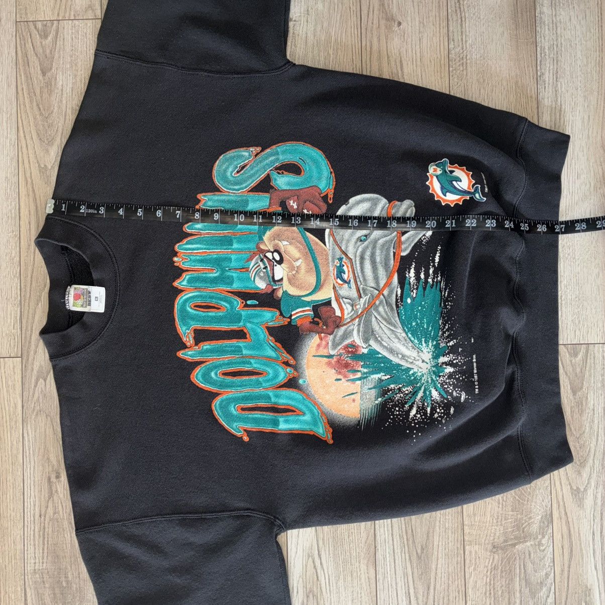 Warner Bros 90s Miami Dolphins Taz Tasmanian Devil crewneck sweatshirt Size US XL / EU 56 / 4 - 7 Thumbnail