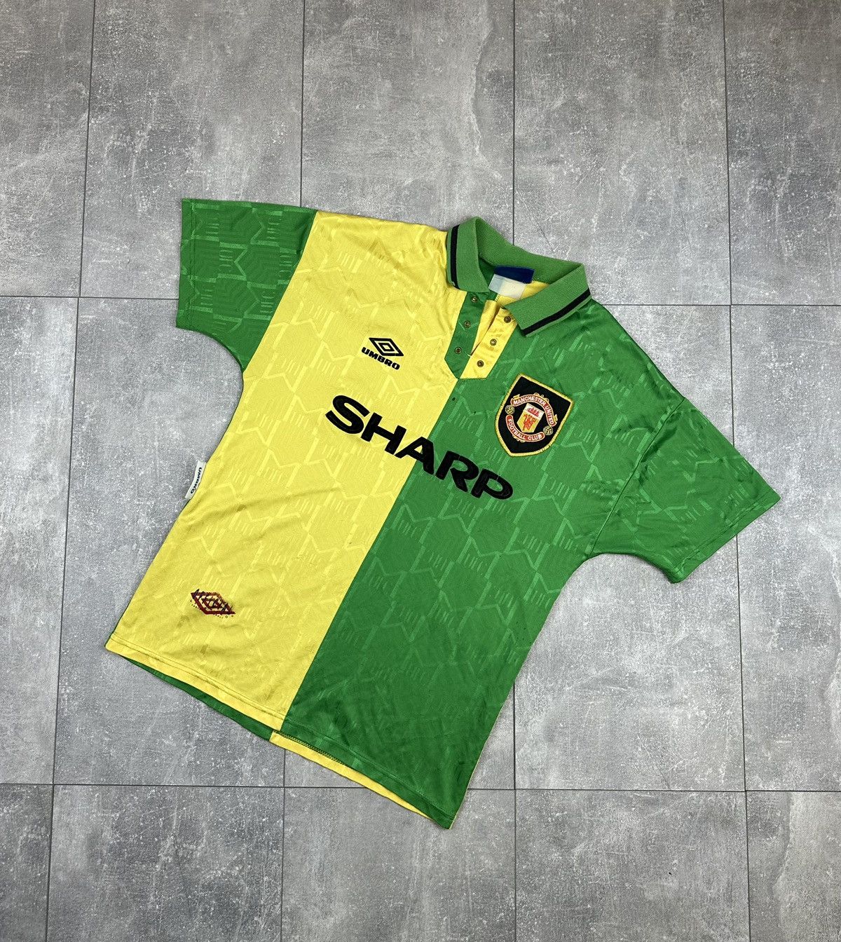 Umbro Umbro Manchester United FC 1992/94Away Soccer Jersey Size US M / EU 48-50 / 2 - 25 Thumbnail
