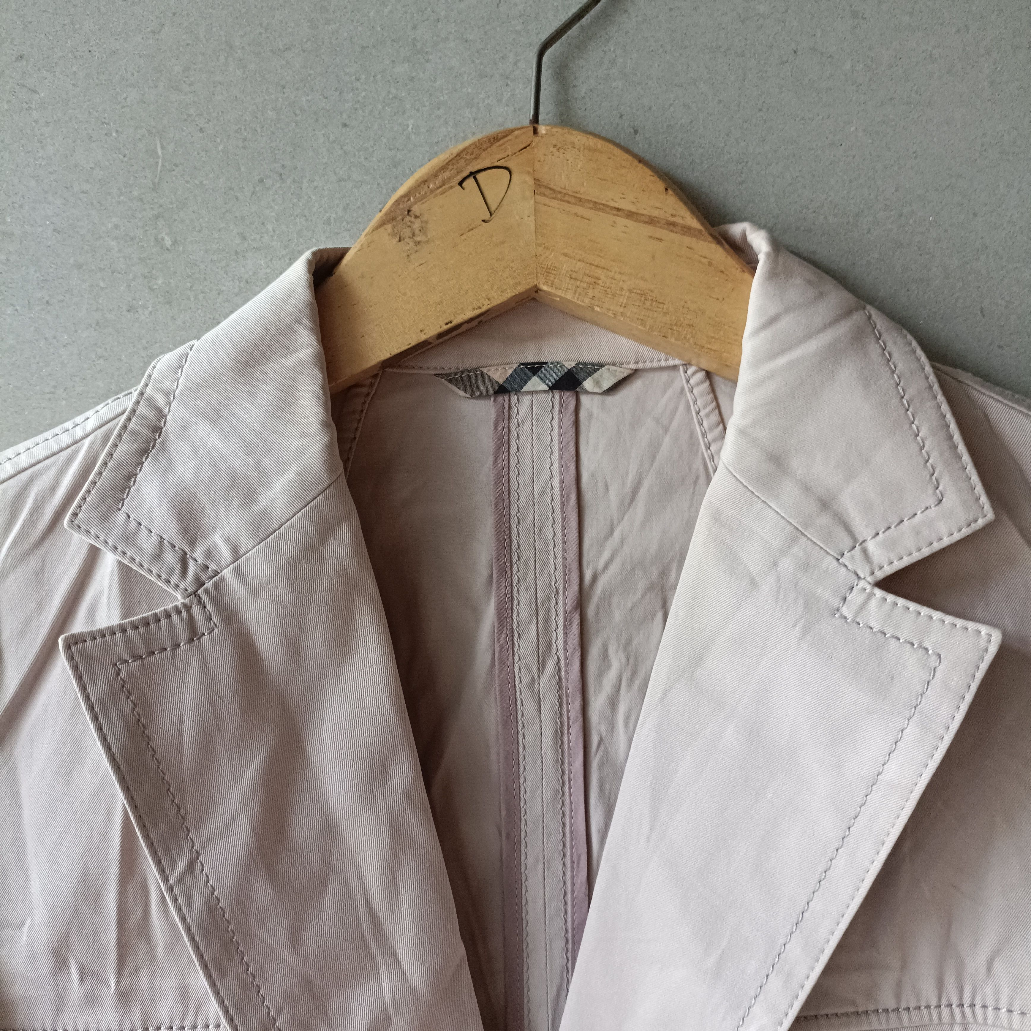 Burberry Burberry crop top outer wear Size M / US 6-8 / IT 42-44 - 4 Thumbnail