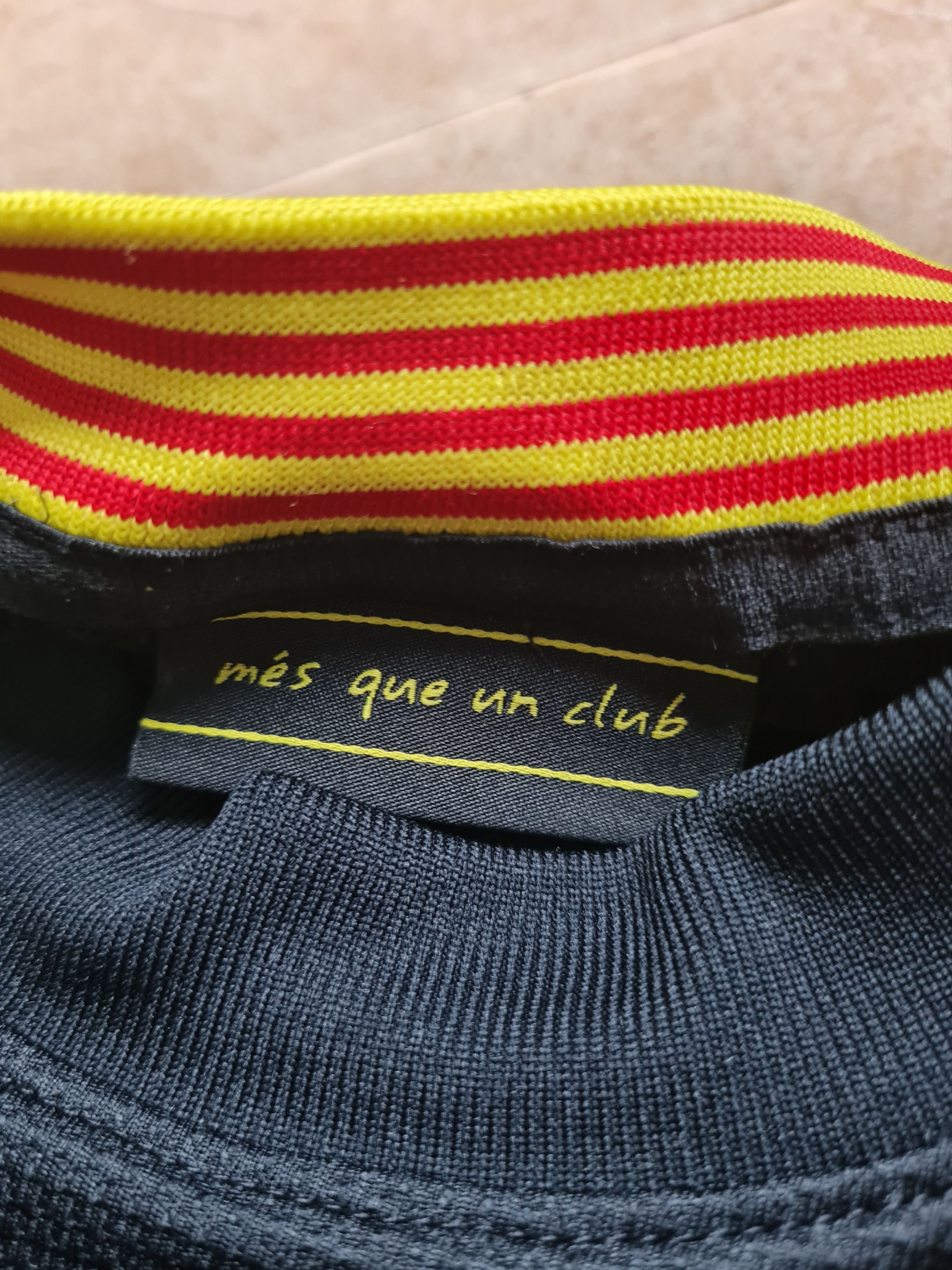 Nike FC BARCELONA 2013/2014 THIRD SHIRT SOCCER NIKE 532824-013 Size US S / EU 44-46 / 1 - 19 Thumbnail
