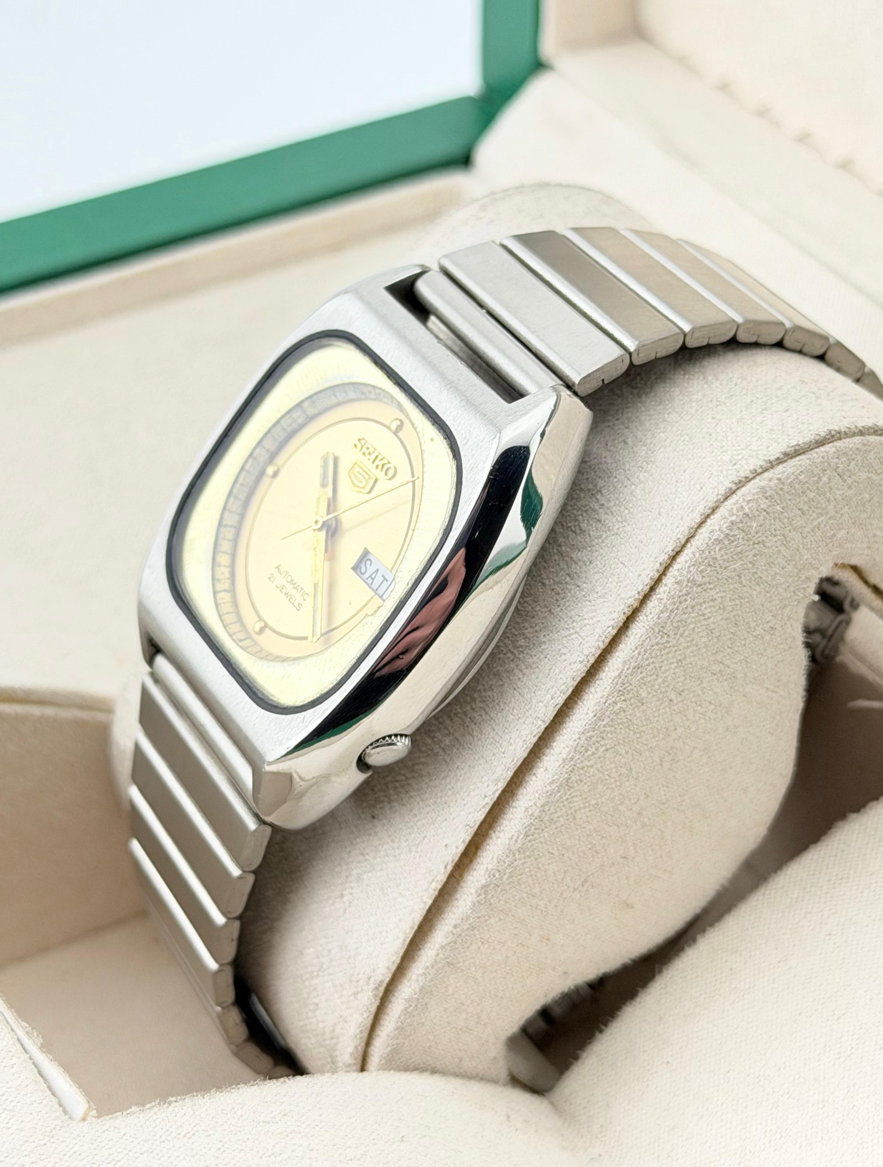 Seiko Vintage Men's Wrist Automatic Watch Size 38 - 6 Thumbnail