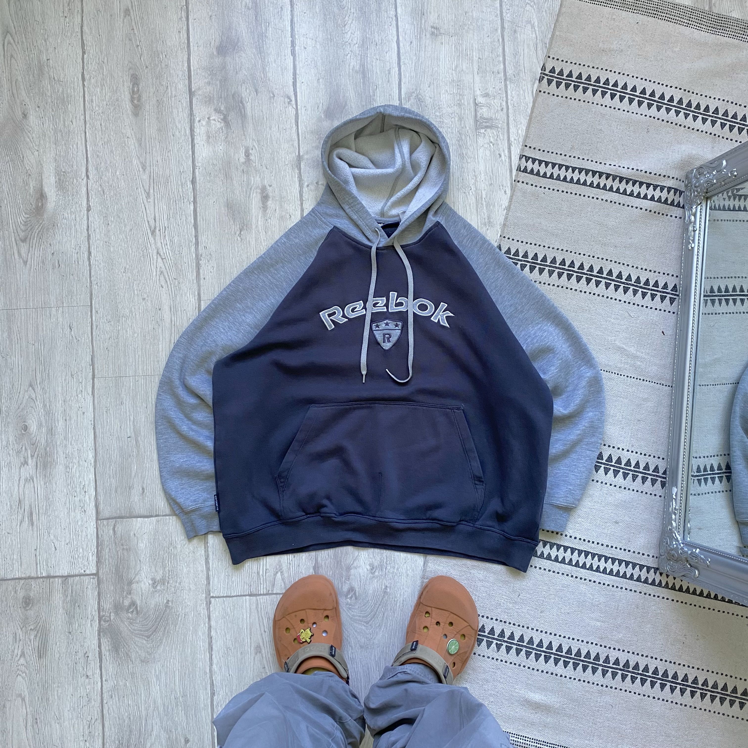 Reebok 🕷️Vintage 90s Faded Reebok Boxy Hoodie center logo Size US M / EU 48-50 / 2 - 1 Thumbnail