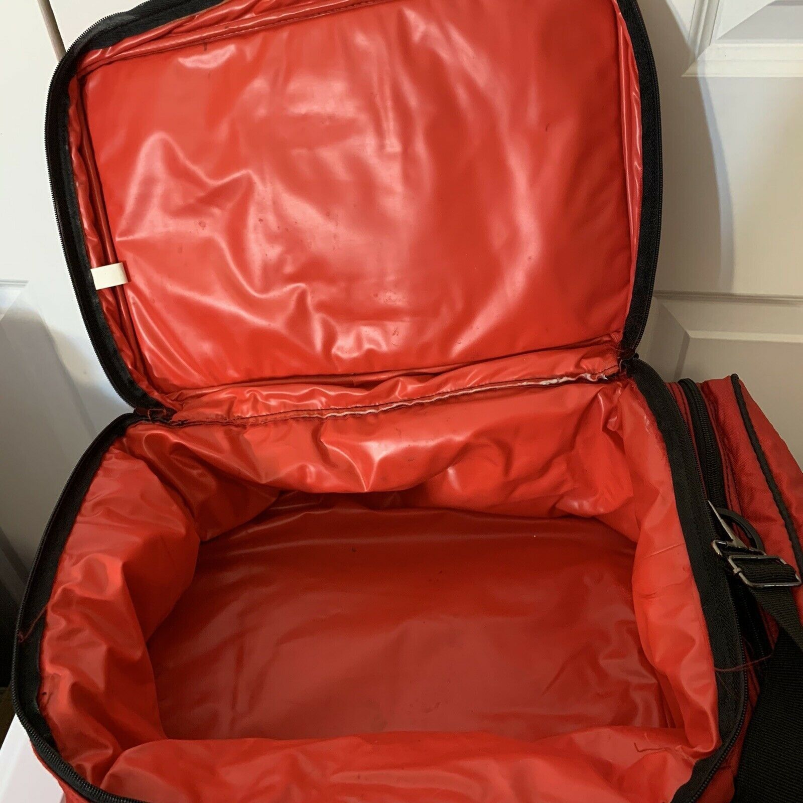 Marlboro Adventure Team VTG Marlboro ADVENTURE TEAM LIZARD ROCK Red LARGE Bag Cooler Size ONE SIZE - 7 Thumbnail