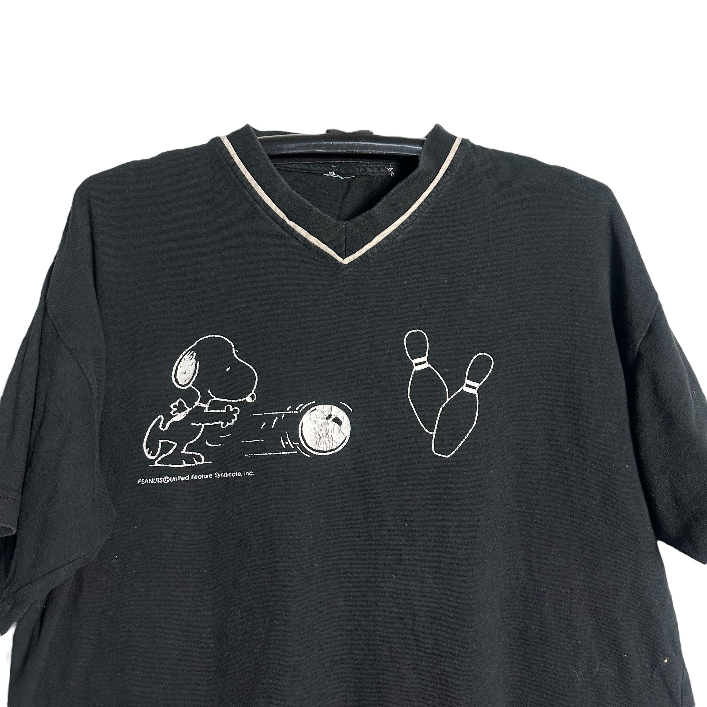 Peanuts 🔥RARE🔥Vintage Peanuts Snoopy Bowling V-Neck T-shirt Size US L / EU 52-54 / 3 - 2 Thumbnail