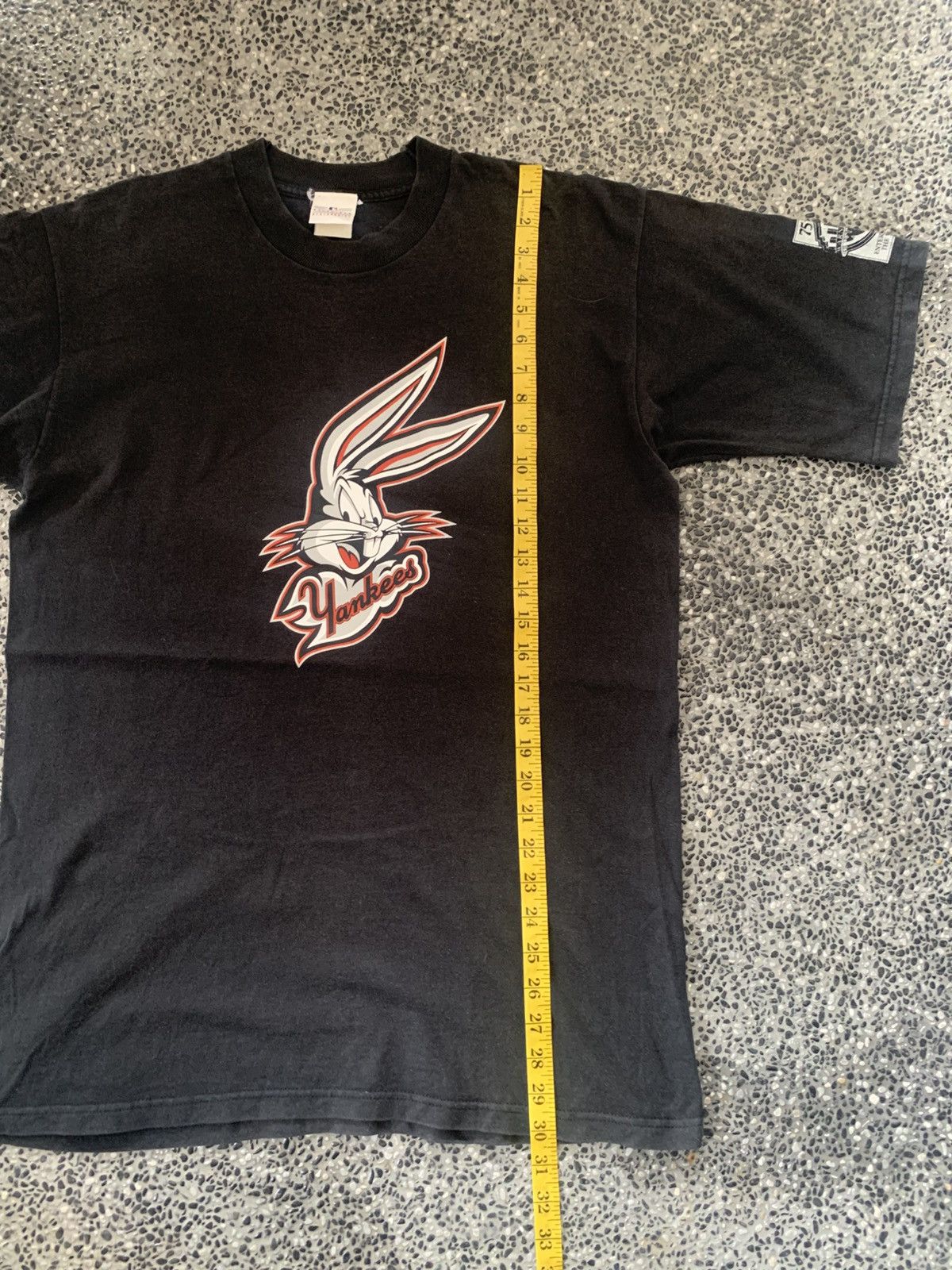 MLB × New York Yankees × Vintage Vintage 90s Yankees 75 Years Anniversary Warner Bros T shirt Size US L / EU 52-54 / 3 - 8 Thumbnail